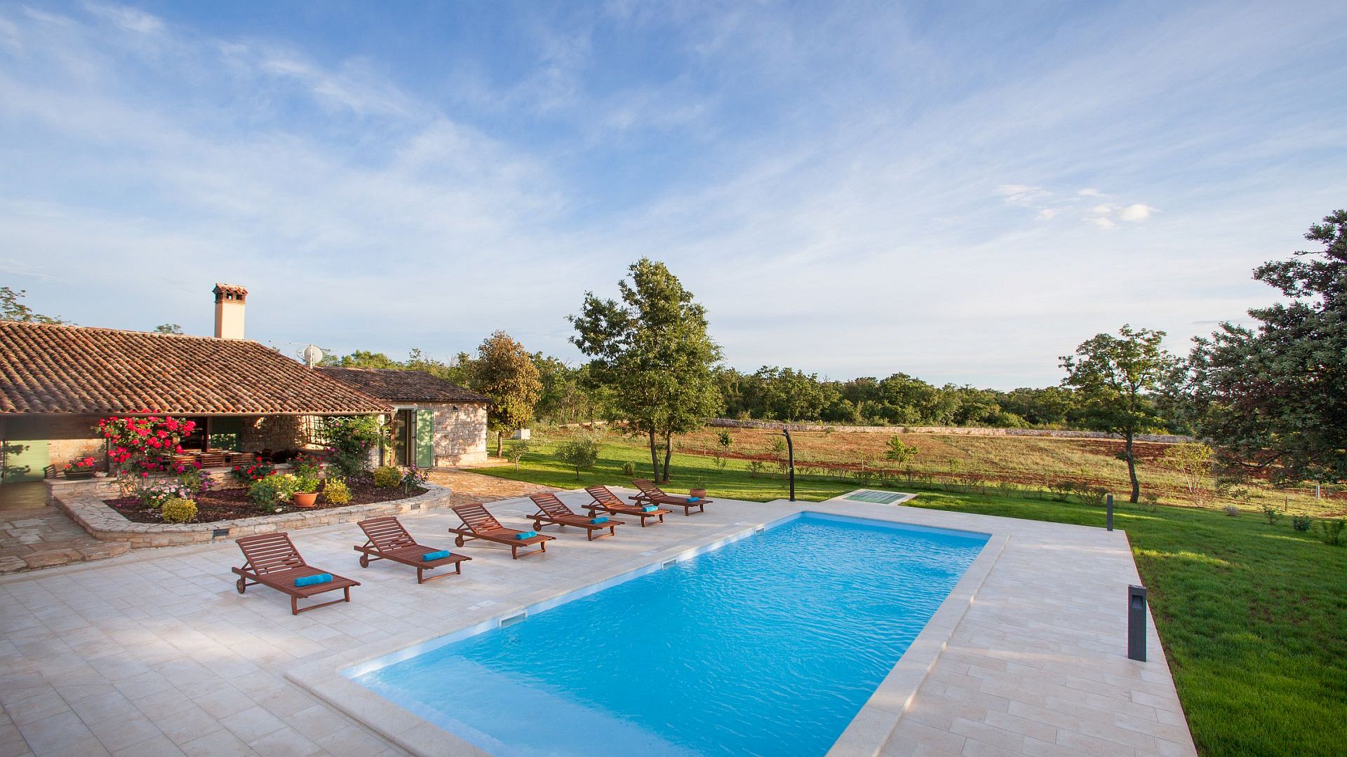 Lovely rural villa with a swimming pool in Bale