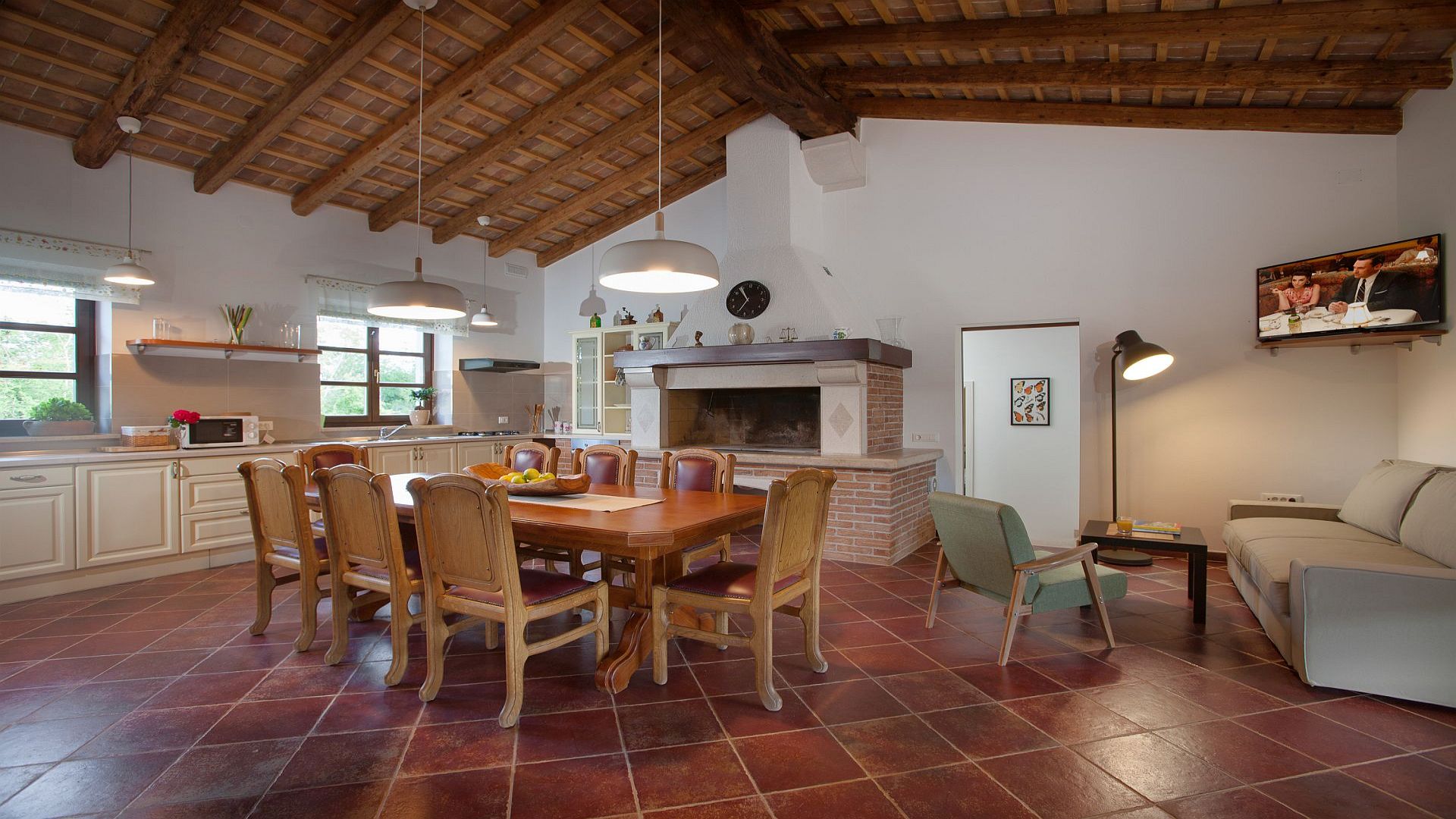 Lovely rural villa with a swimming pool in Bale