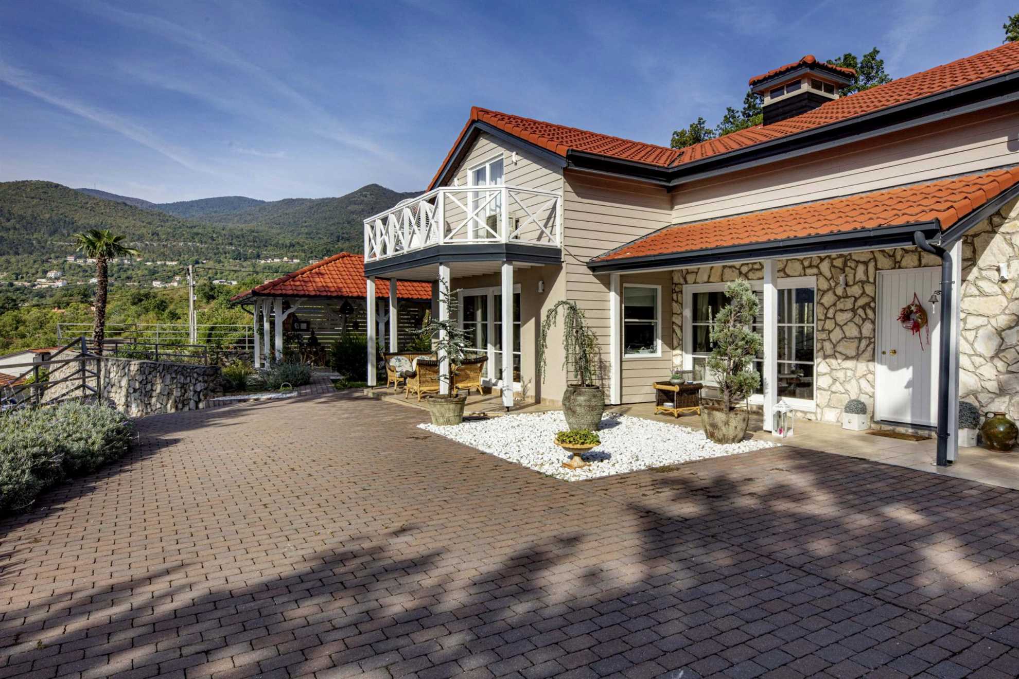 A charming holiday home in Veprinac with a swimming pool