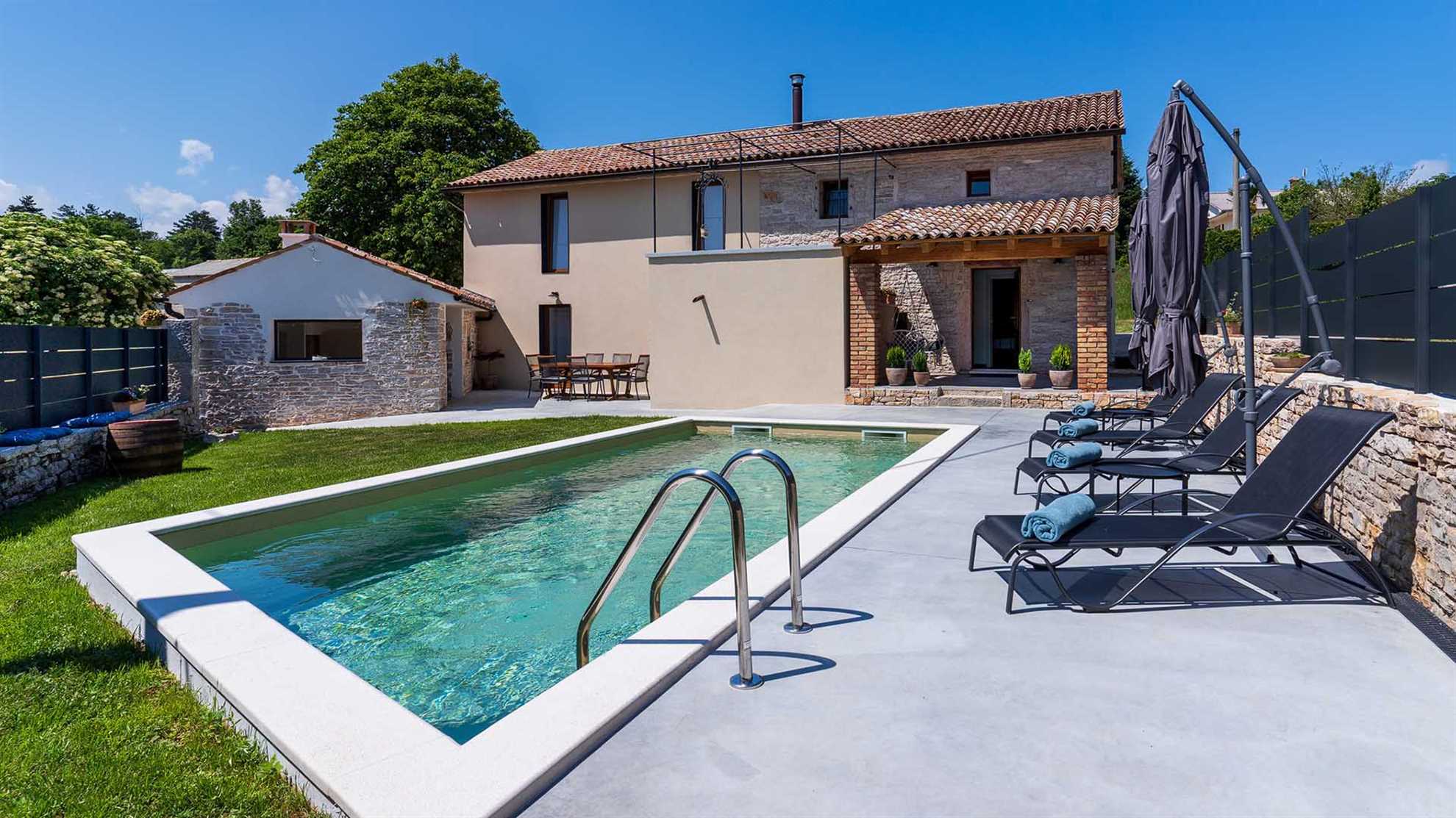 A small family villa in Pazin with a swimming pool