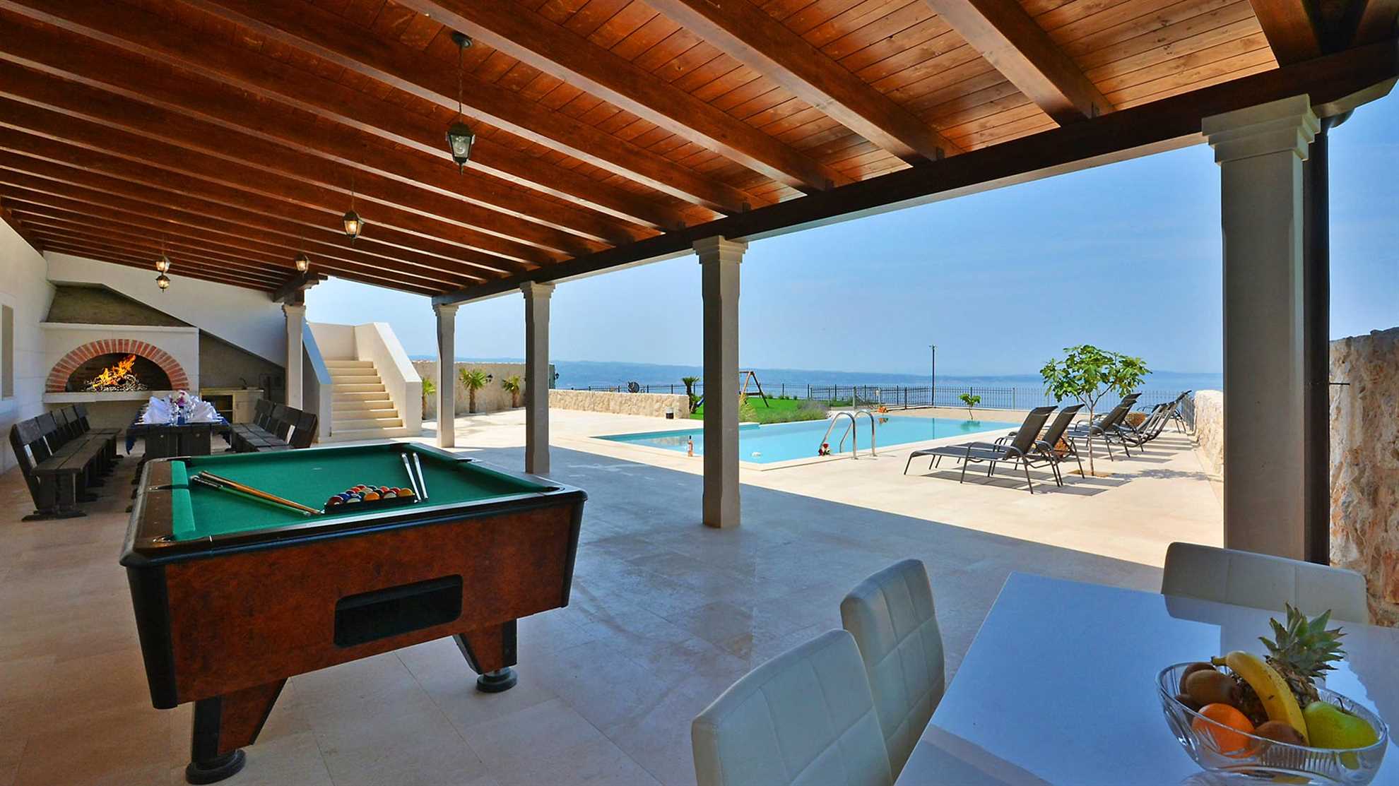Villa for large groups in Podstrana near Split