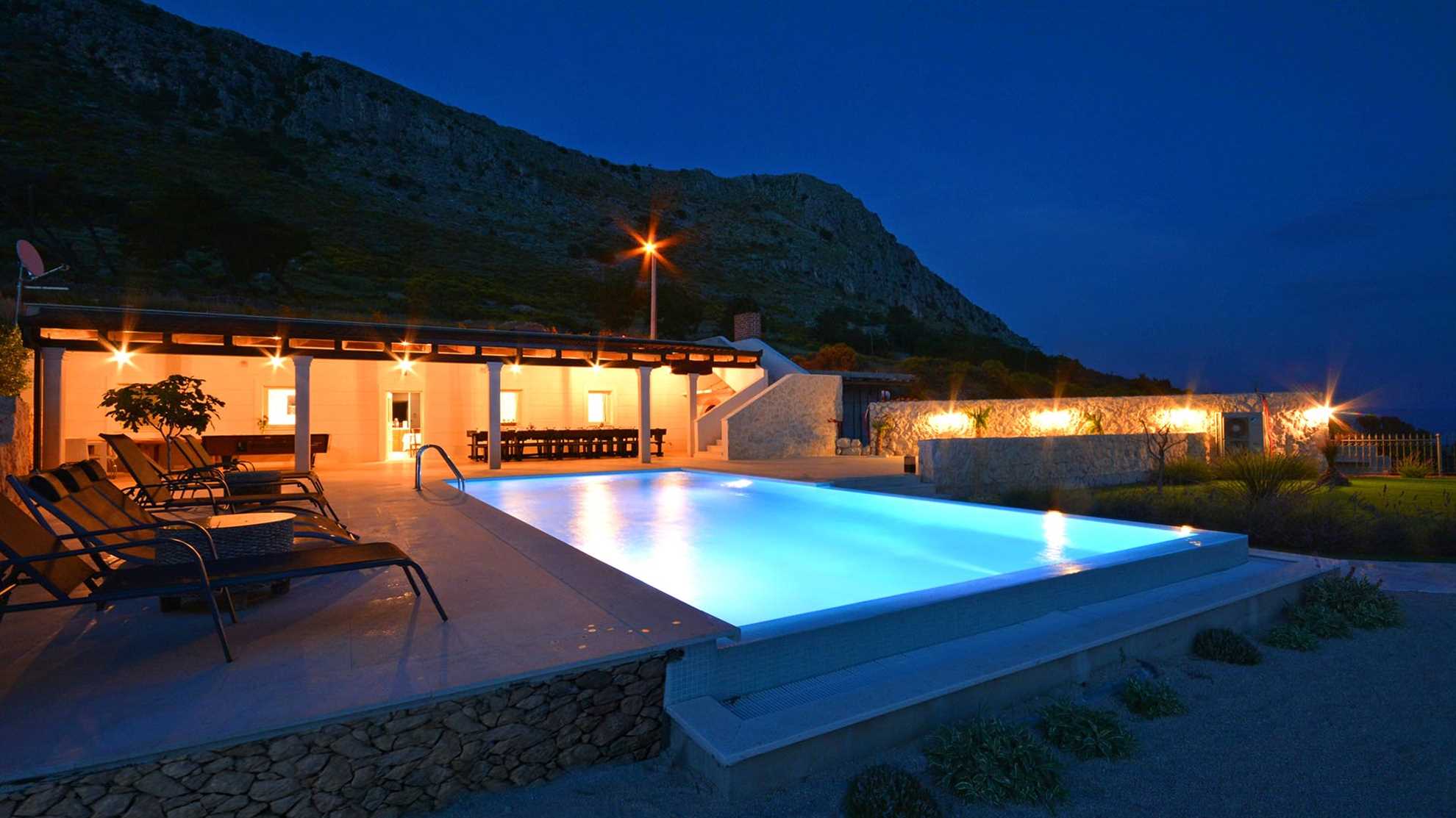 Villa for large groups in Podstrana near Split