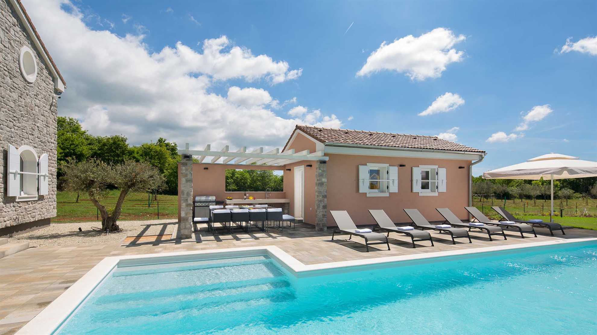 Stylish luxury villa with stunning swimming pool