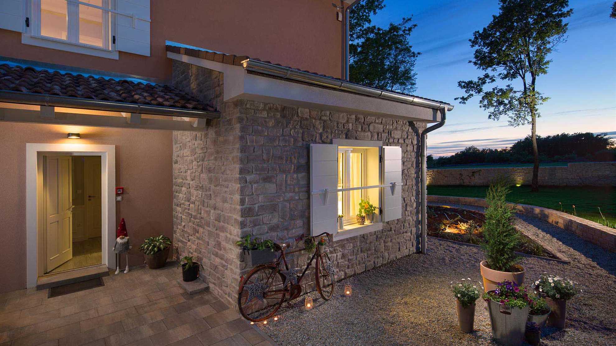 Stylish luxury villa with stunning swimming pool
