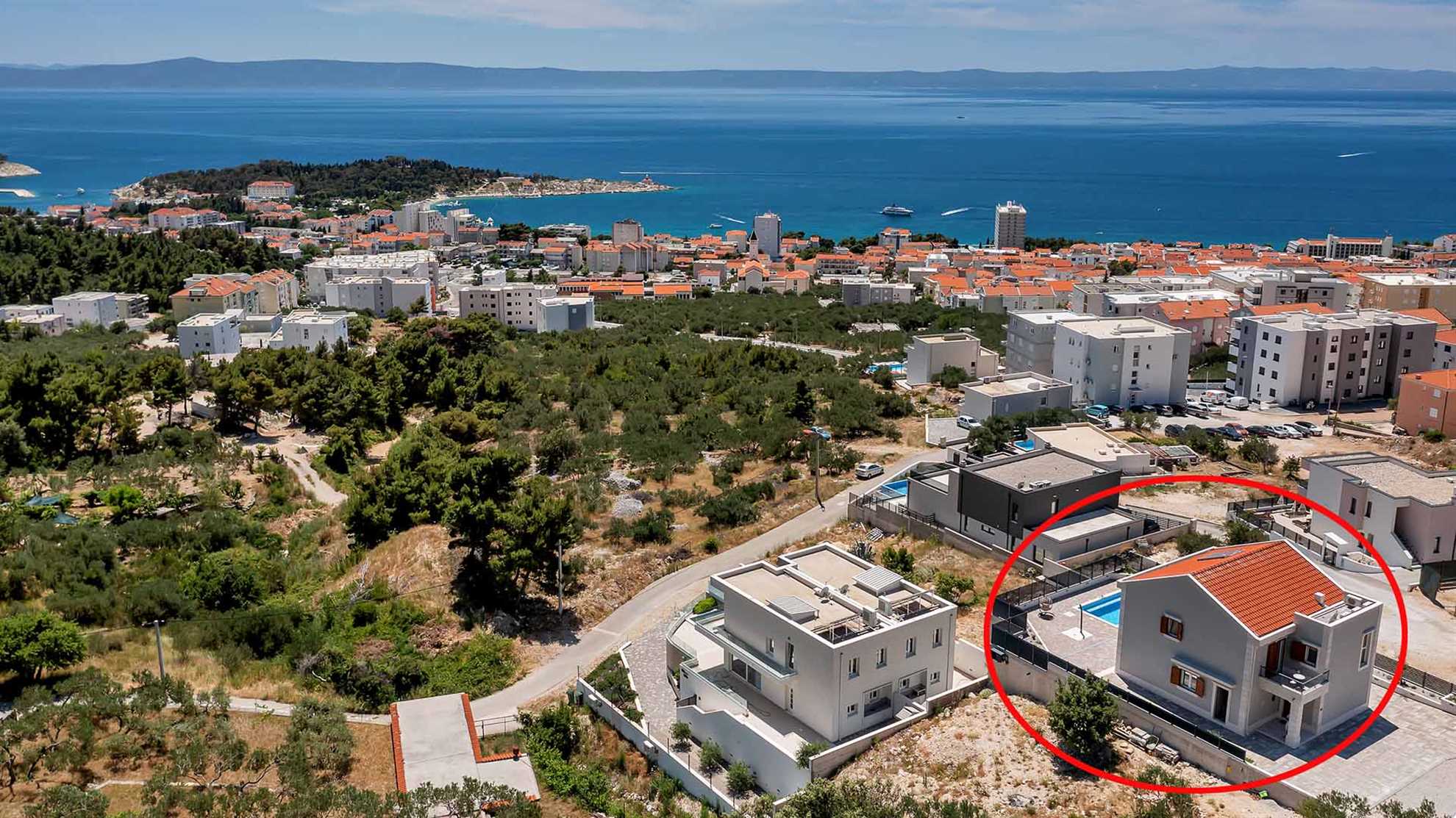 Poolside villa in Makarska with stunning sea view