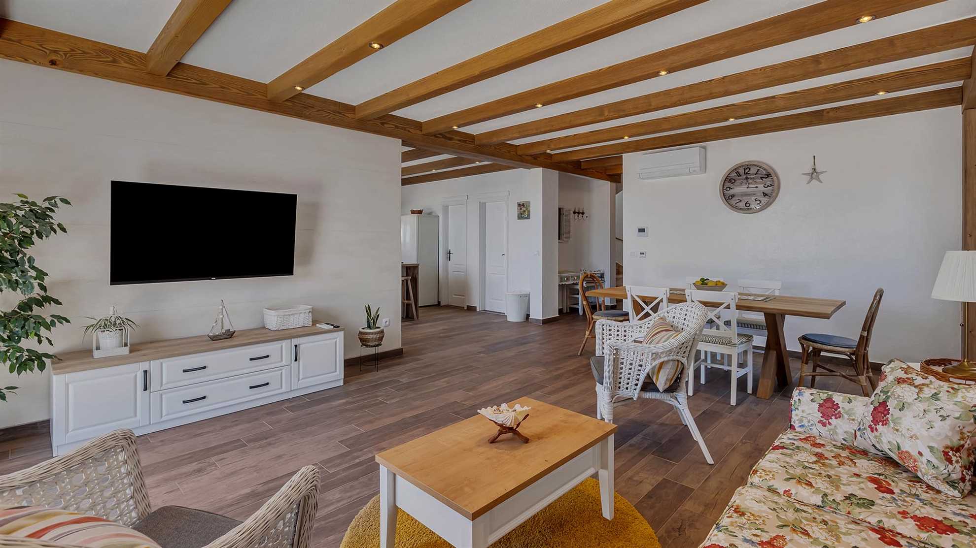 Poolside villa in Makarska with stunning sea view