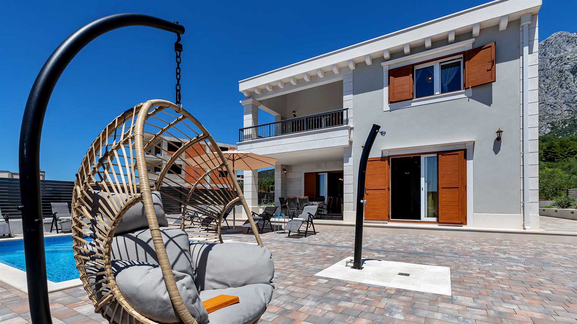 Poolside villa in Makarska with stunning sea view