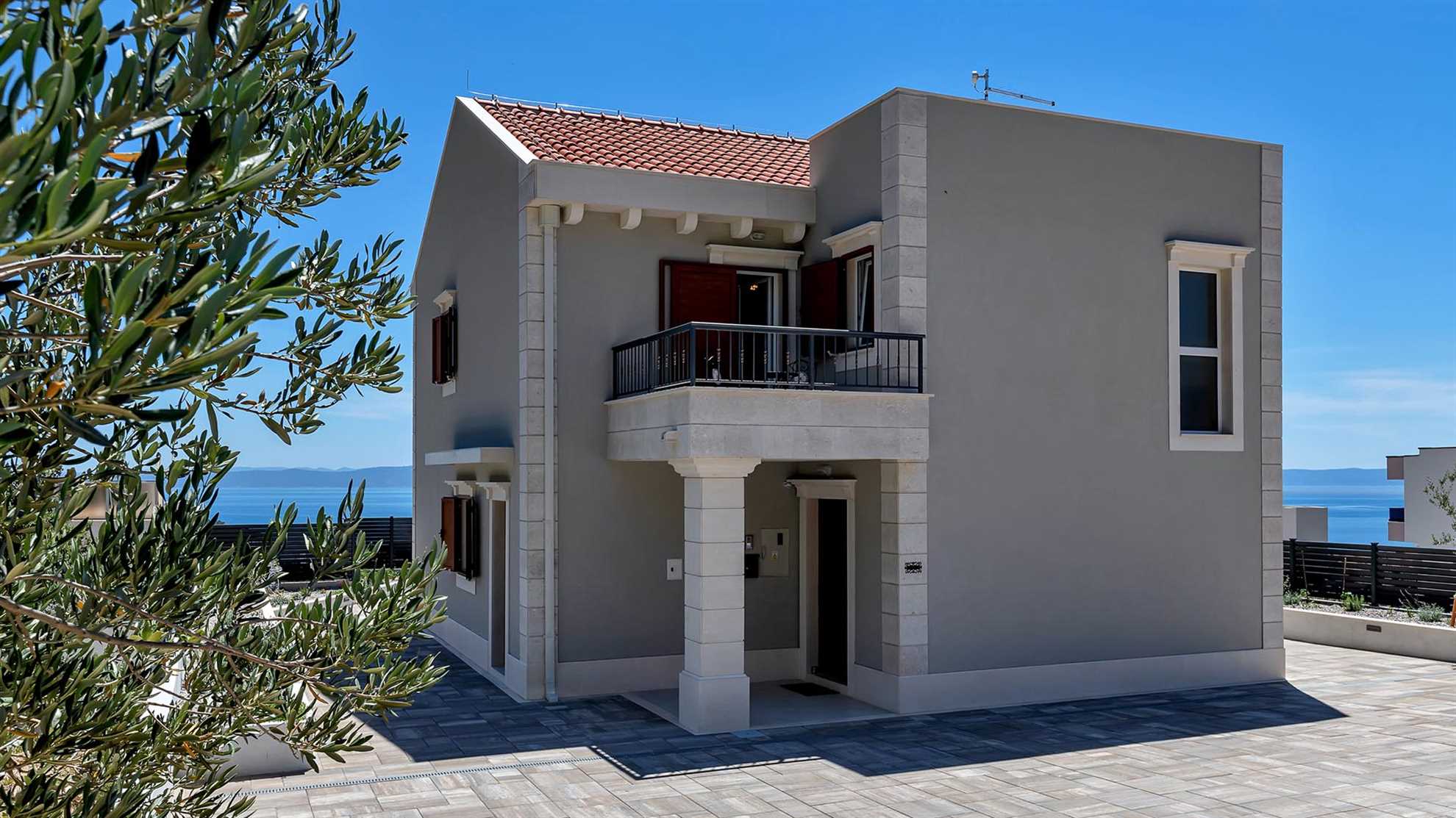 Poolside villa in Makarska with stunning sea view