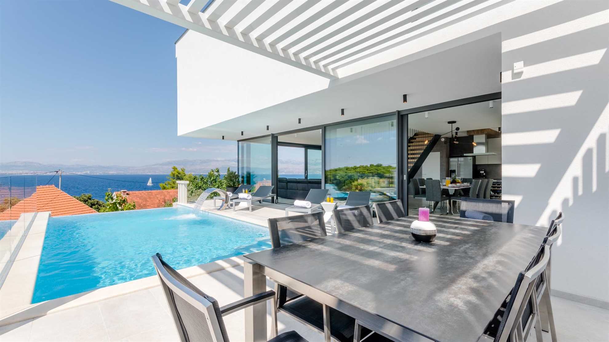 The beautiful, contemporary villa in Sutivan