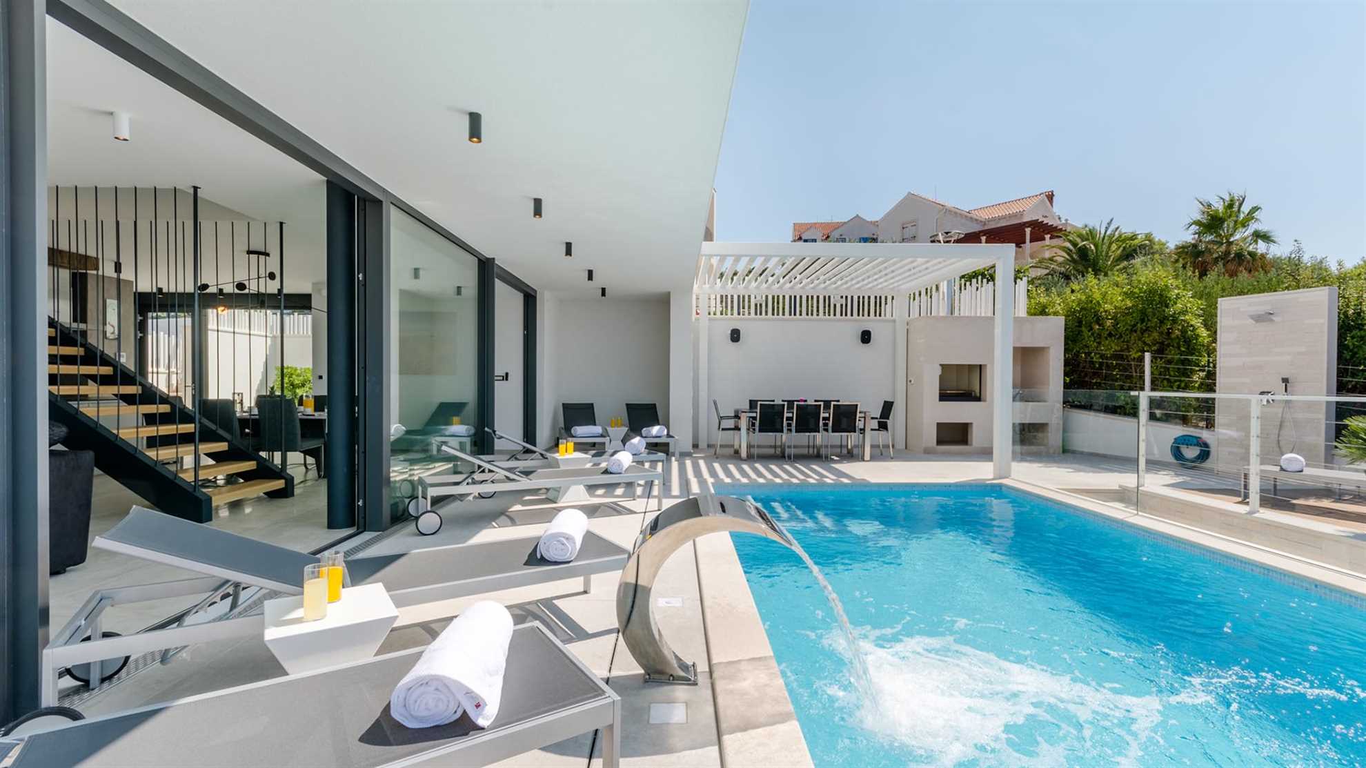 The beautiful, contemporary villa in Sutivan