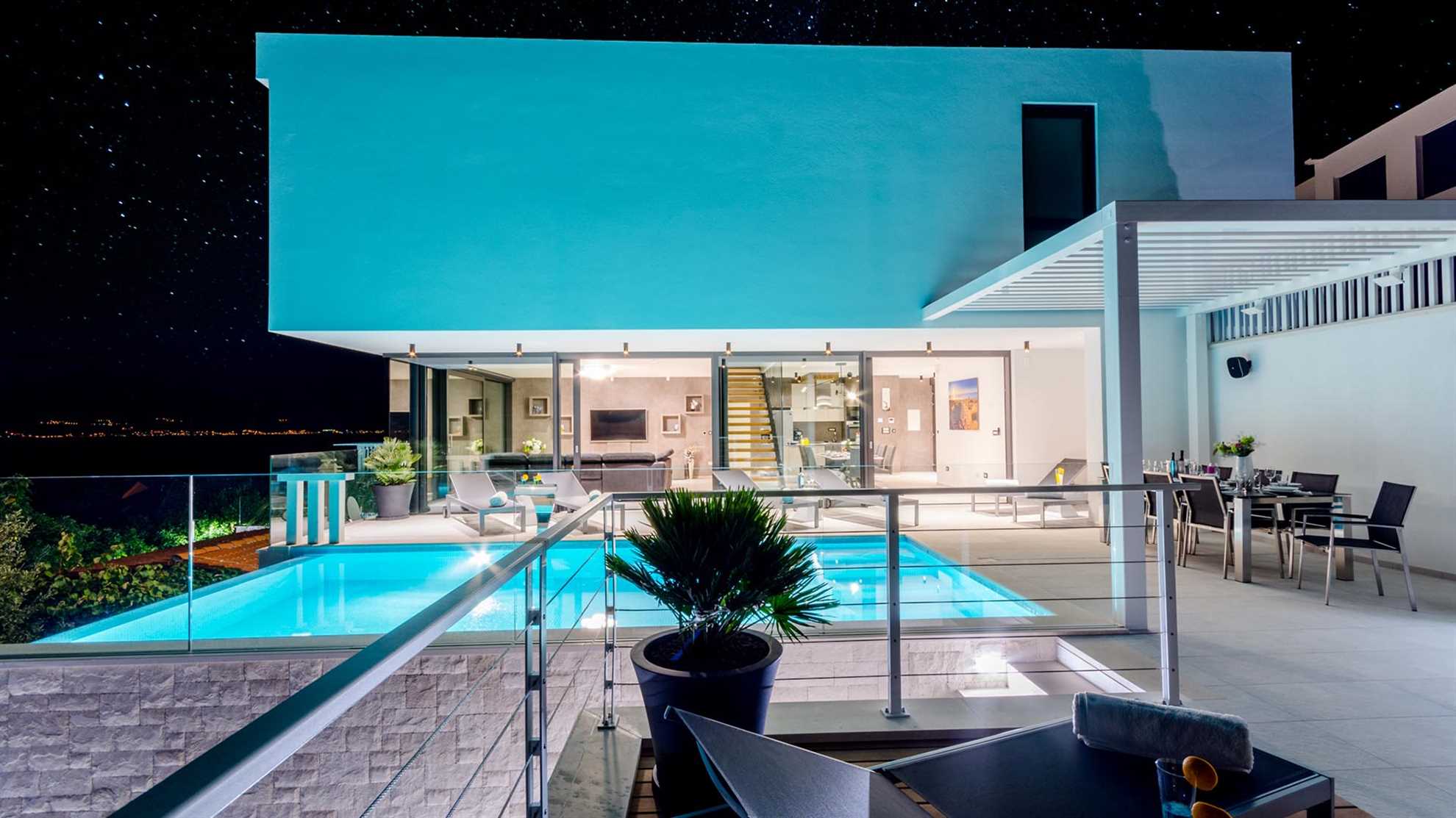 The beautiful, contemporary villa in Sutivan
