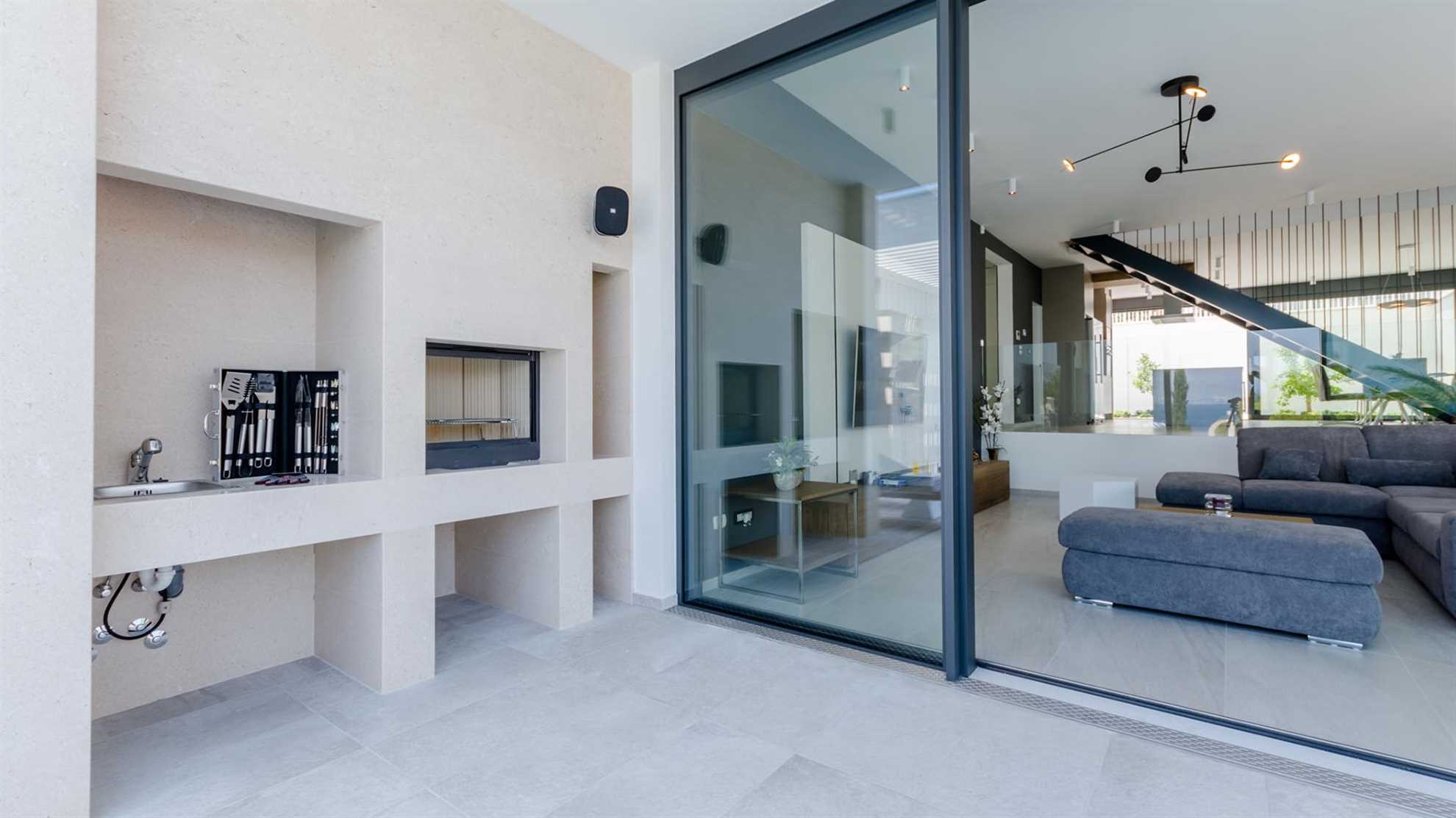 Luxury beachfront villa with pool in Sutivan