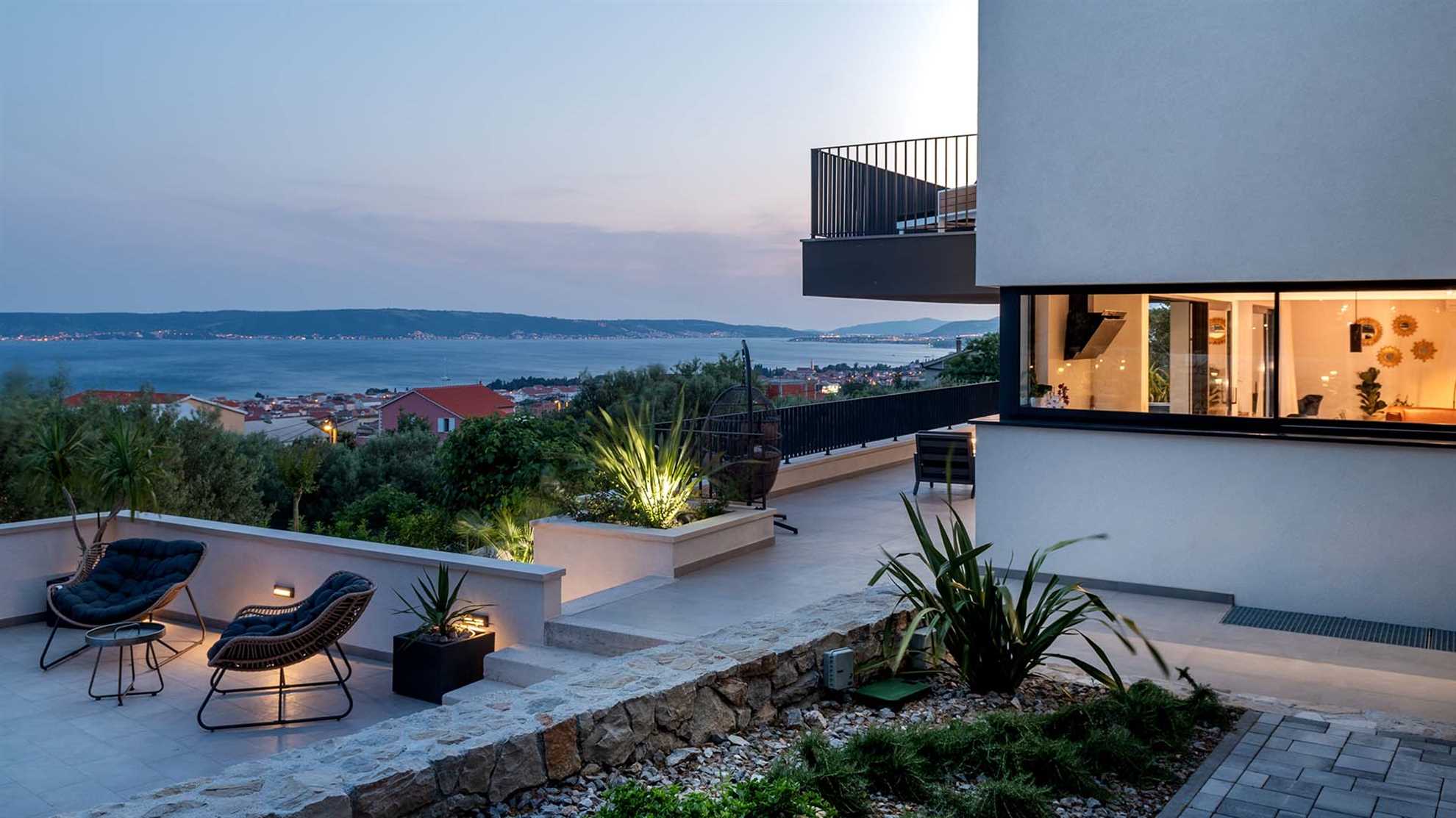 Luxurious villa with a pool in Kaštela