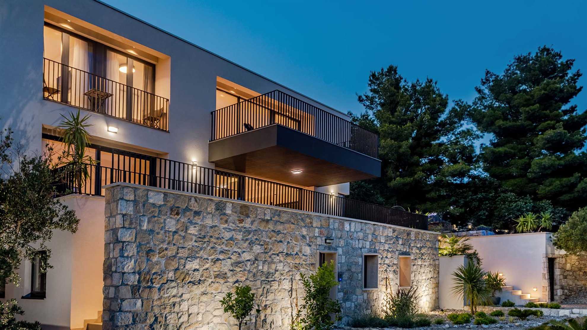 Luxurious villa with a pool in Kaštela