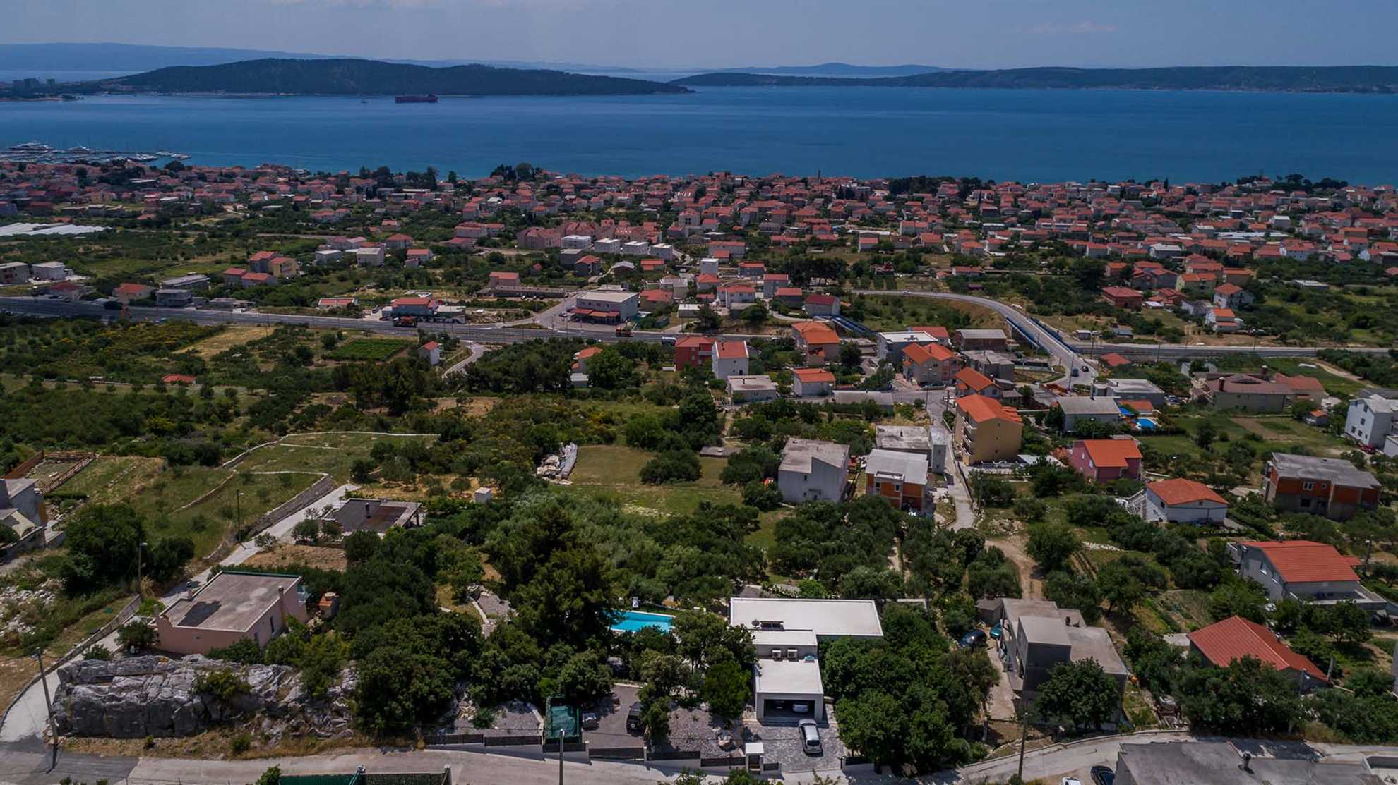 Luxurious villa with a pool in Kaštela