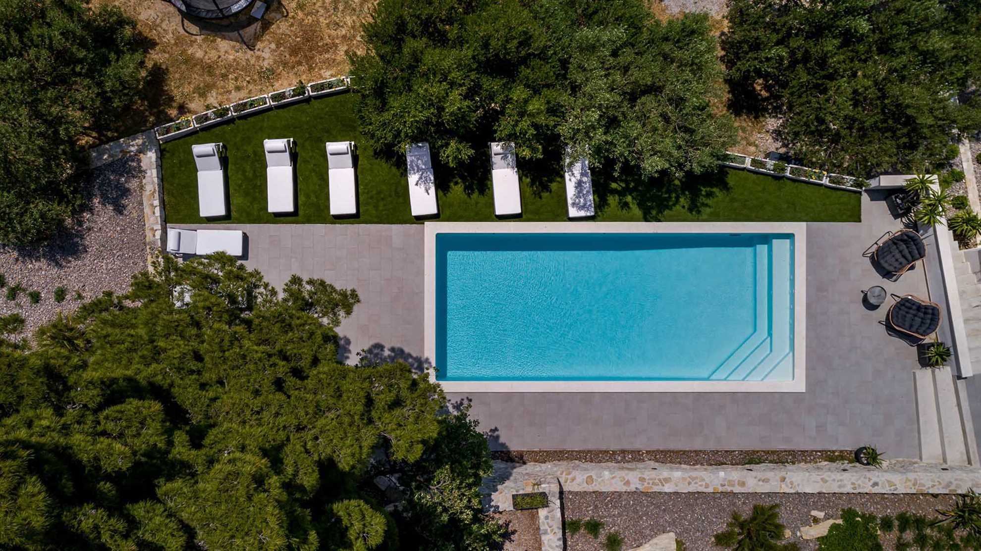 Luxurious villa with a pool in Kaštela