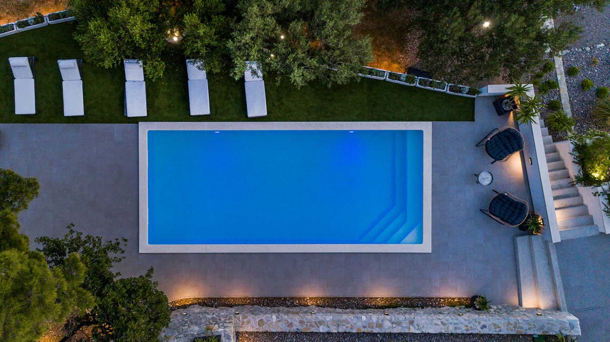 Luxurious villa with a pool in Kaštela