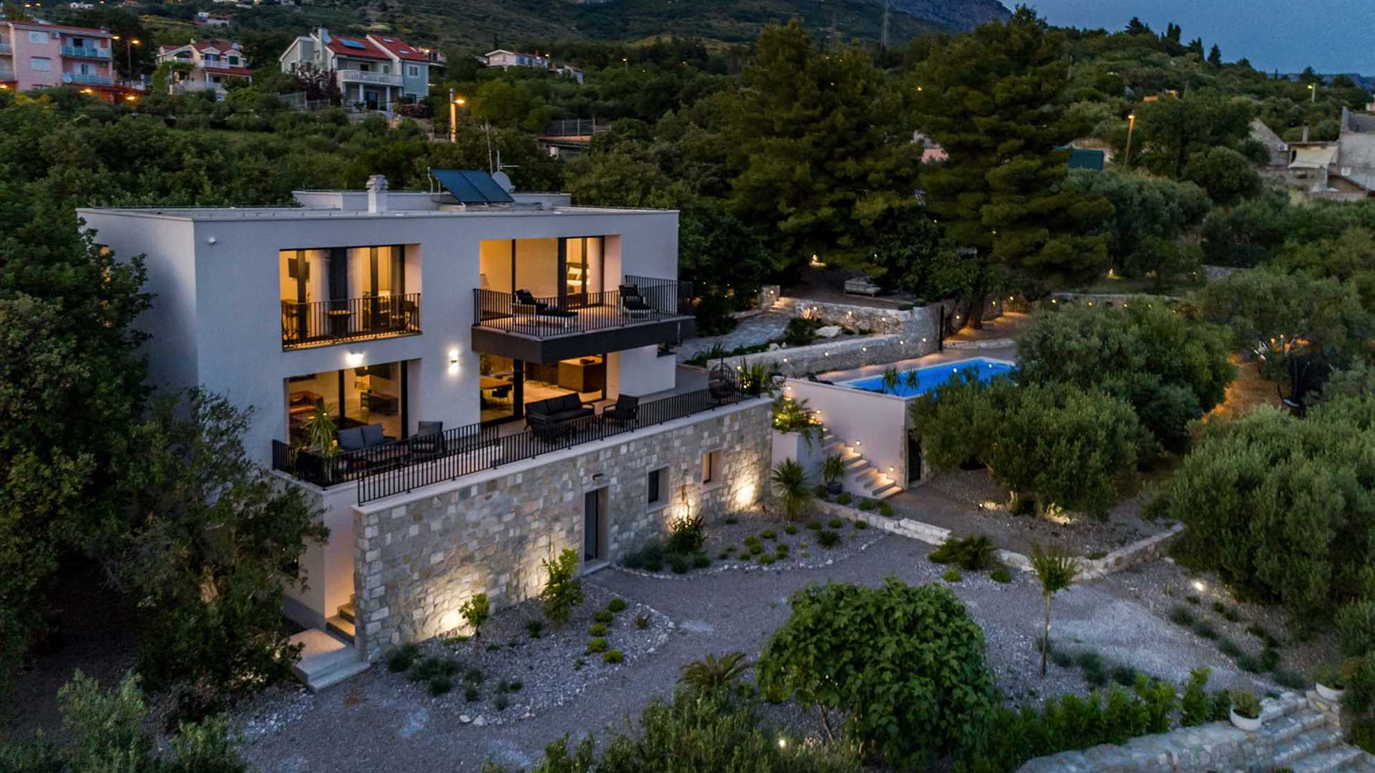 Luxurious villa with a pool in Kaštela