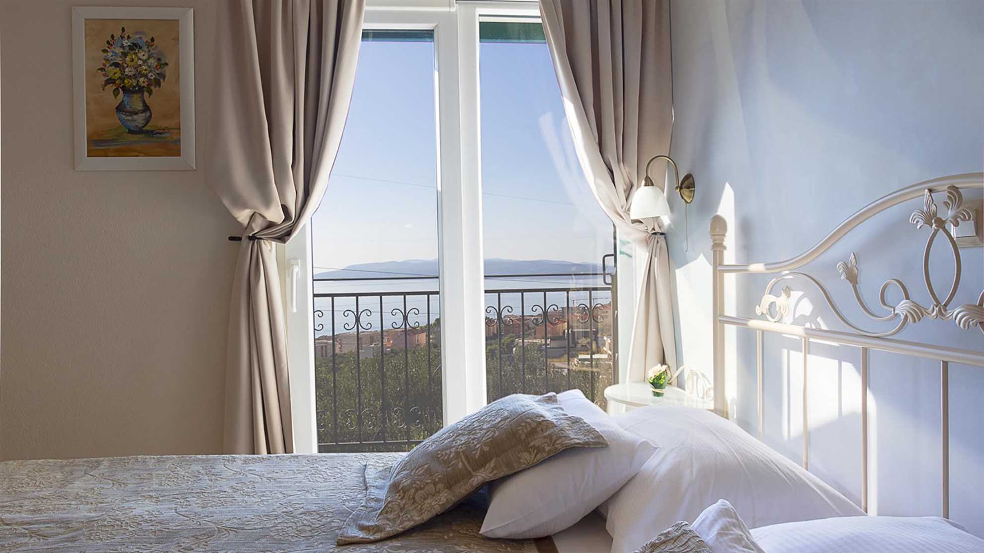 Charming villa with sauna and jacuzzi in Makarska