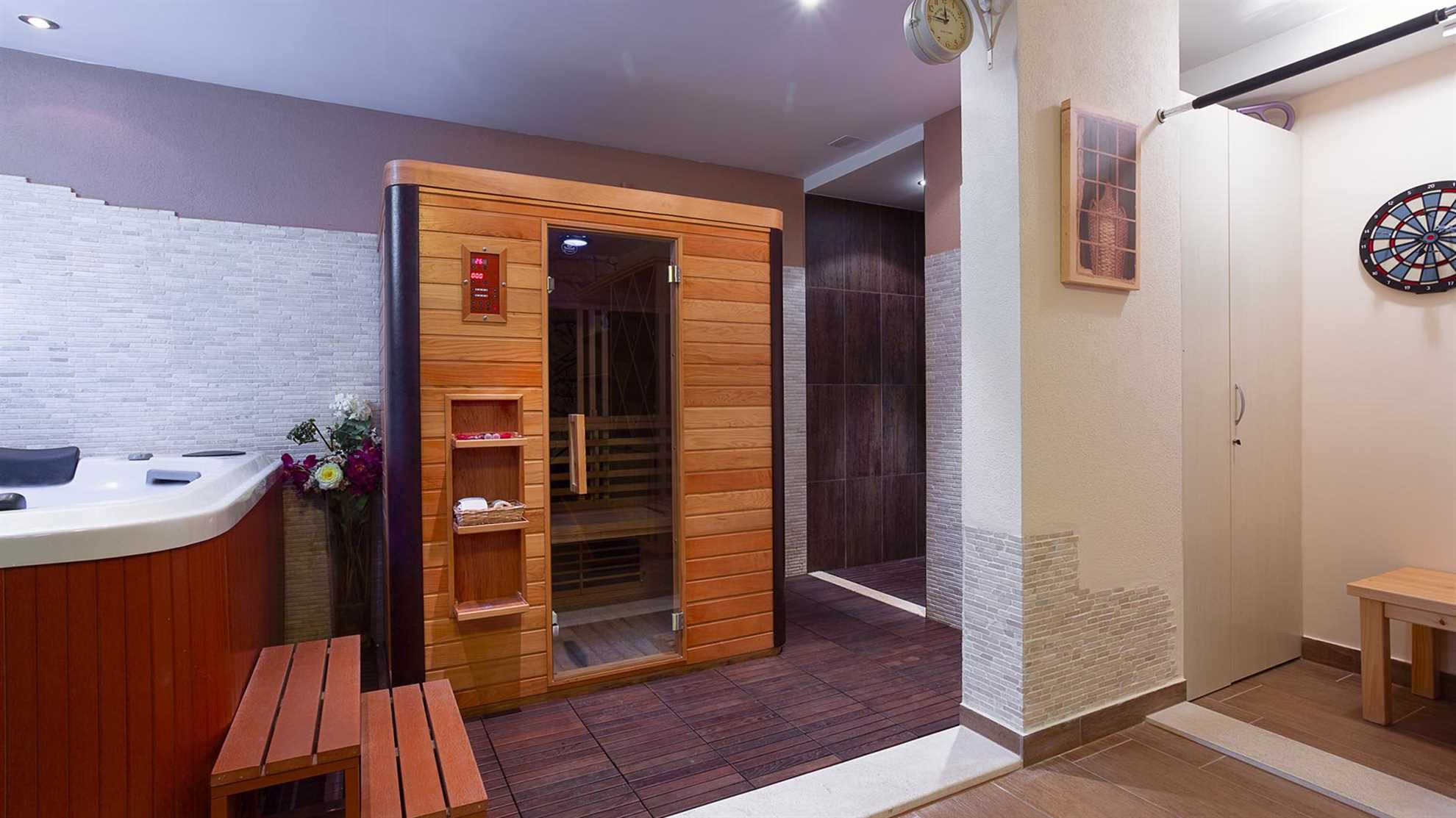 Charming villa with sauna and jacuzzi in Makarska