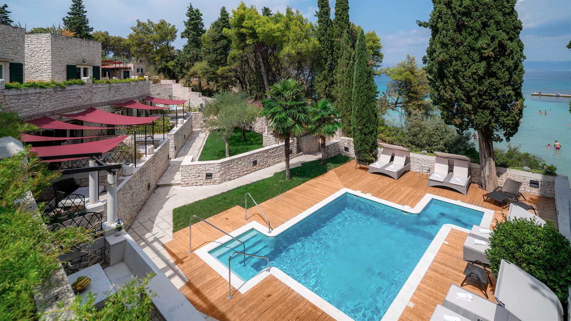 Beachfront luxurious villa with swimming pool