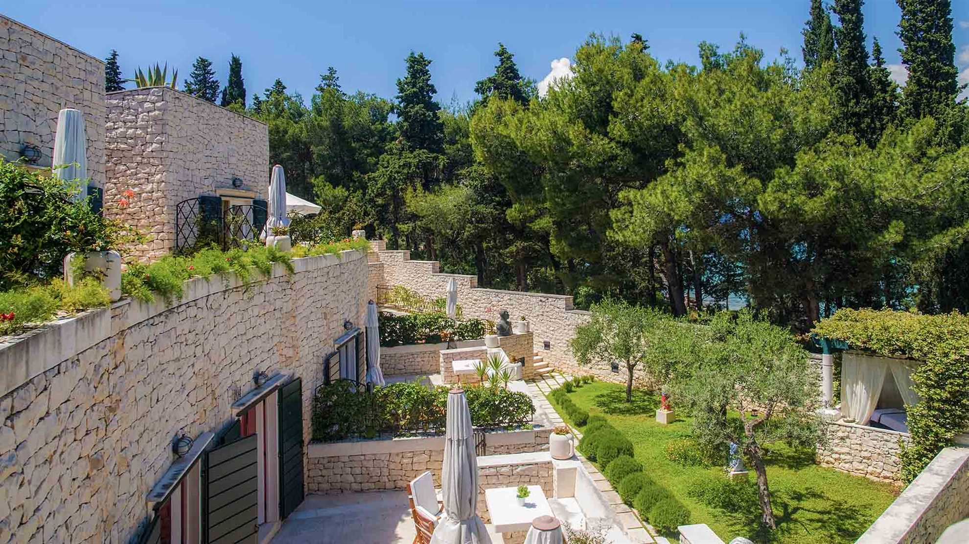 Beachfront luxurious villa with swimming pool