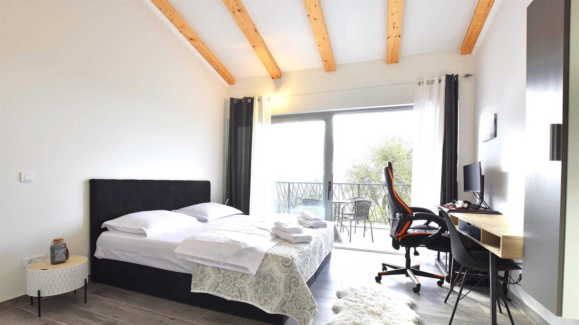 Modern and luxurious villa with swimming pool in Katuni
