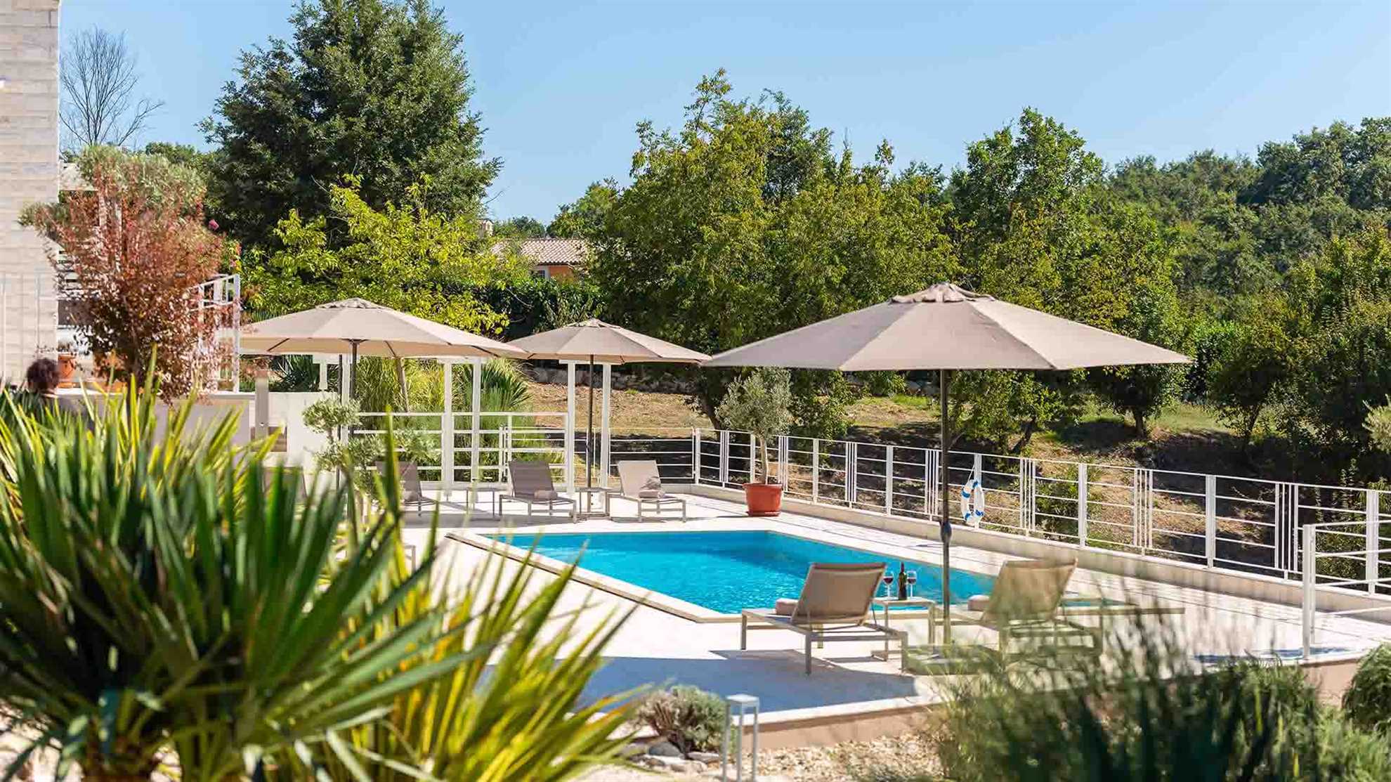 Luxurious and spacious complex for large groups