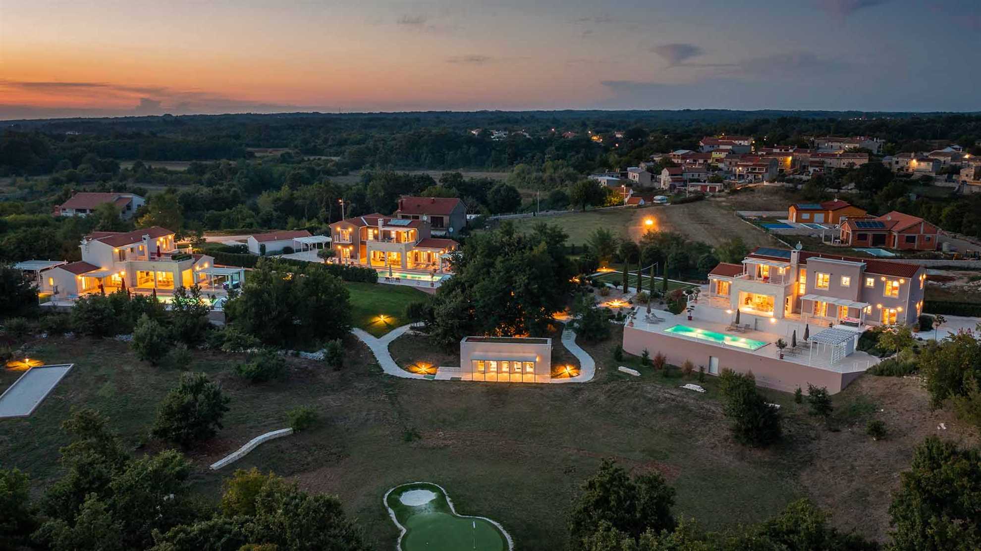 Luxurious and spacious complex for large groups