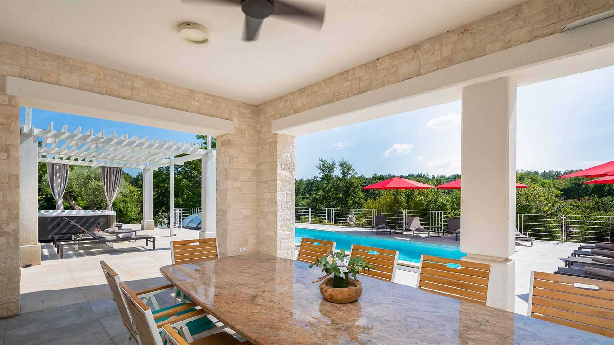 Luxurious and spacious complex for large groups