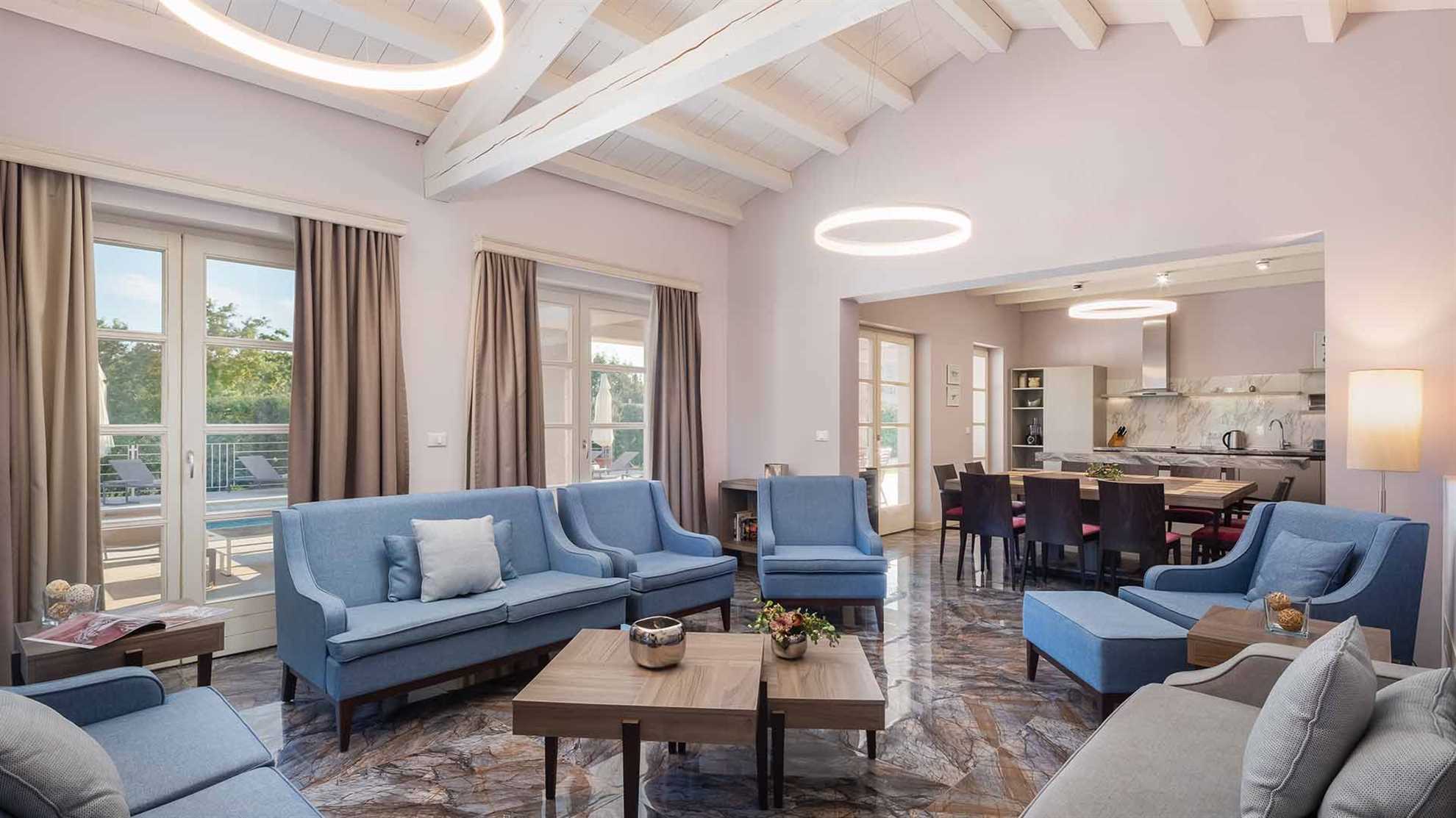 Spacious and modern villa with swimming pool