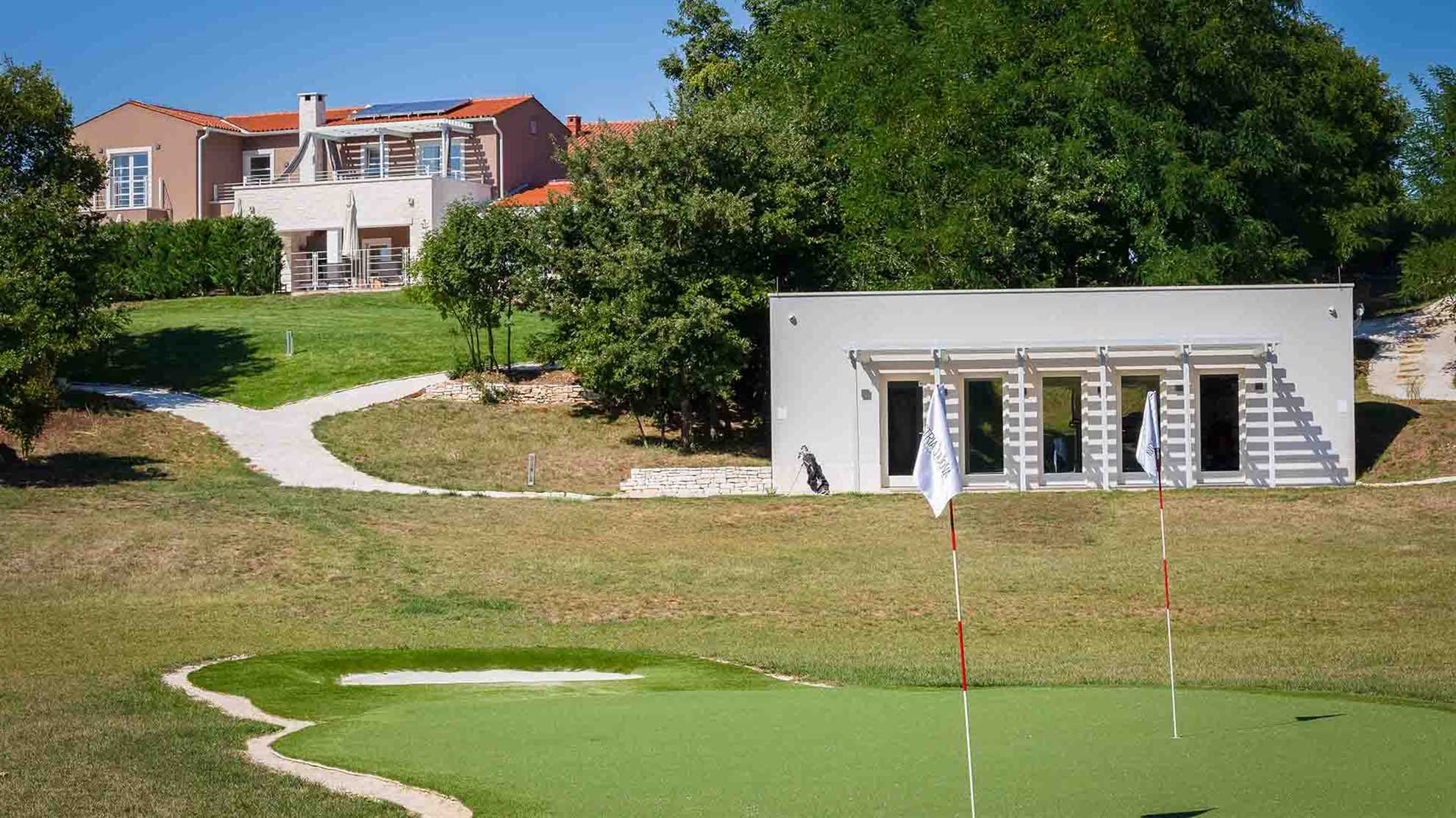 Spacious and modern villa with swimming pool