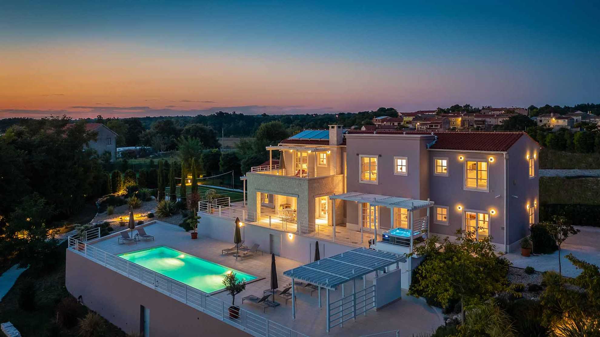 Luxury villa with swimming pool