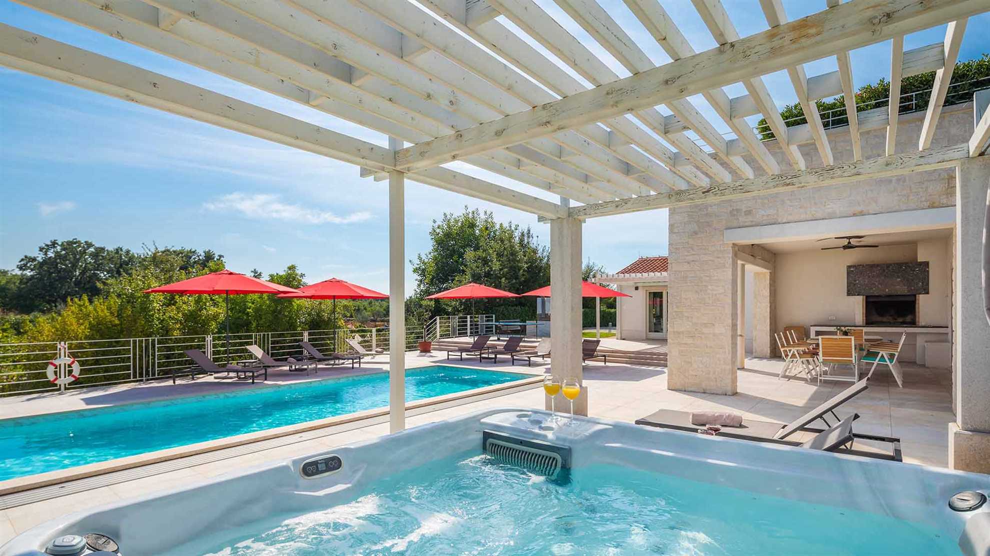 Luxury and modern villa with swimming pool