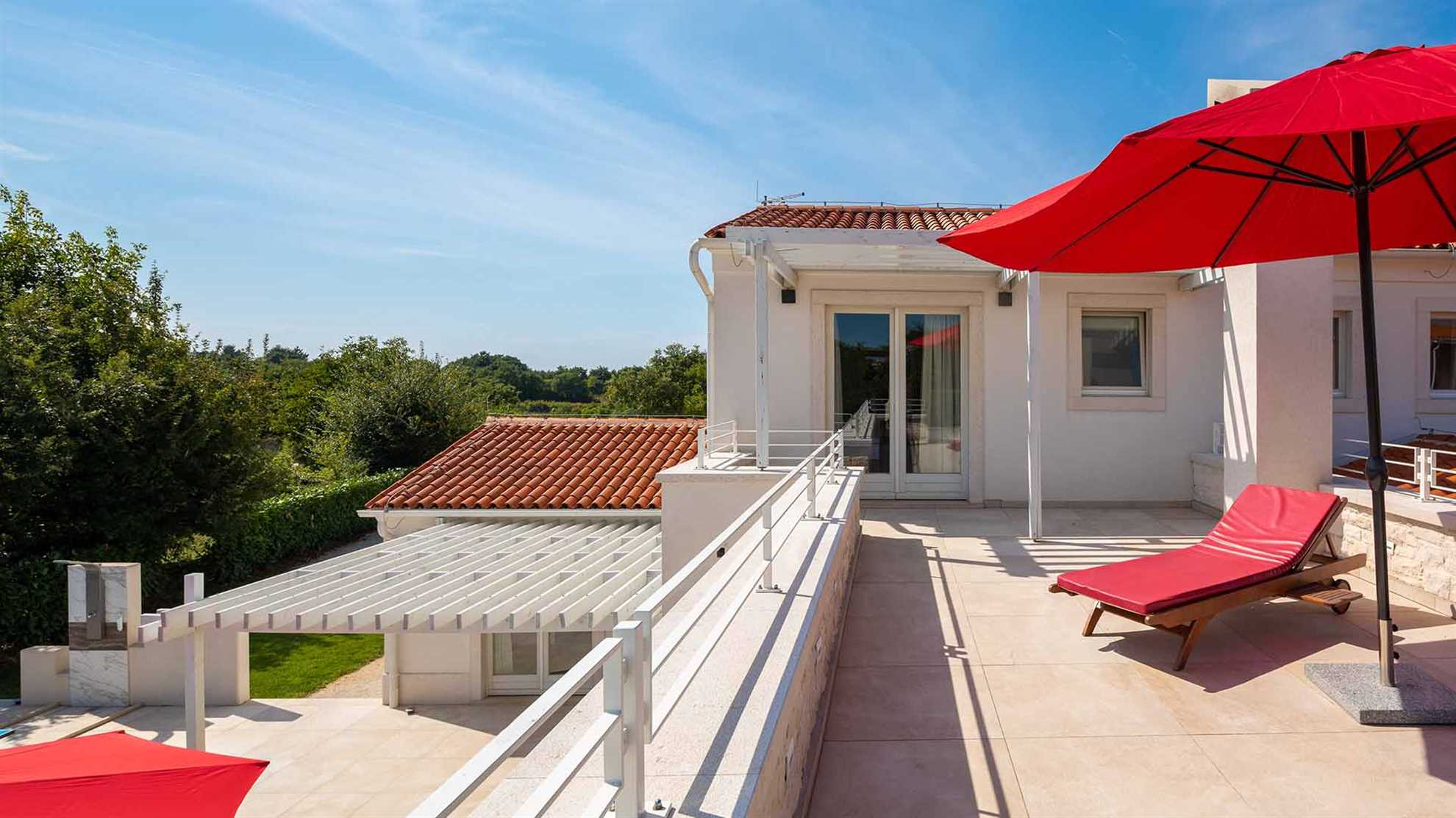 Luxury and modern villa with swimming pool