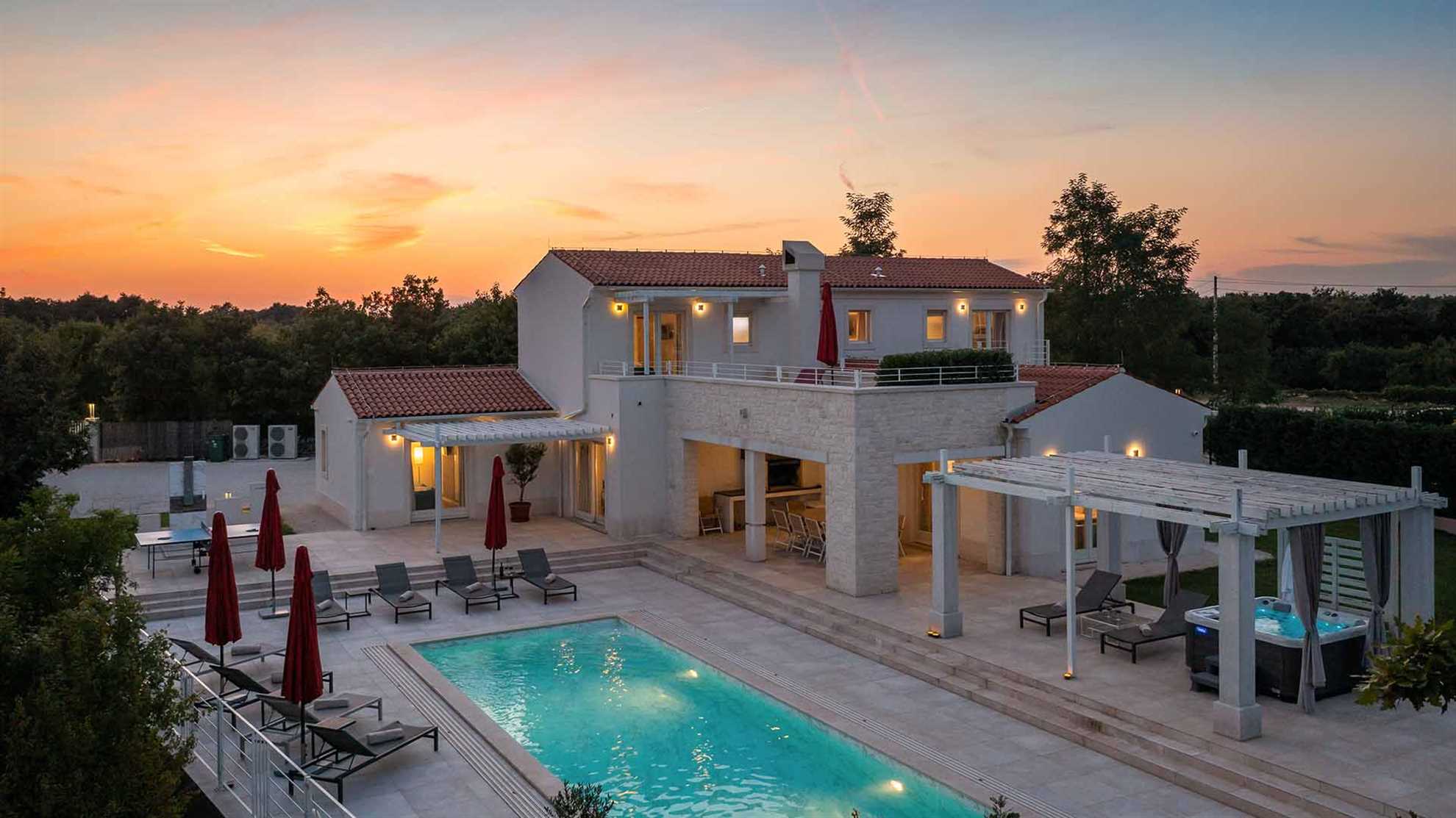 Luxury and modern villa with swimming pool