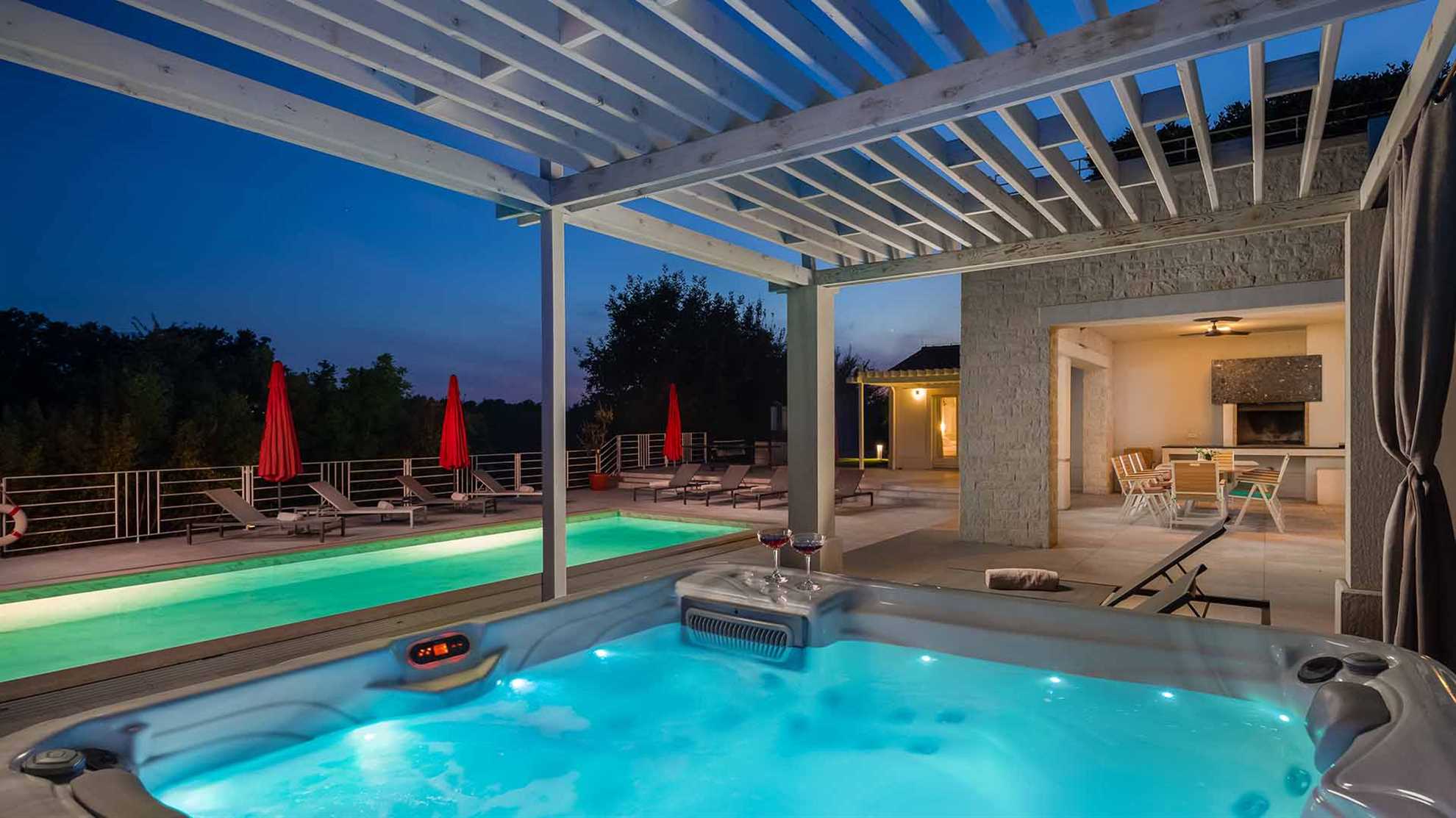 Luxury and modern villa with swimming pool