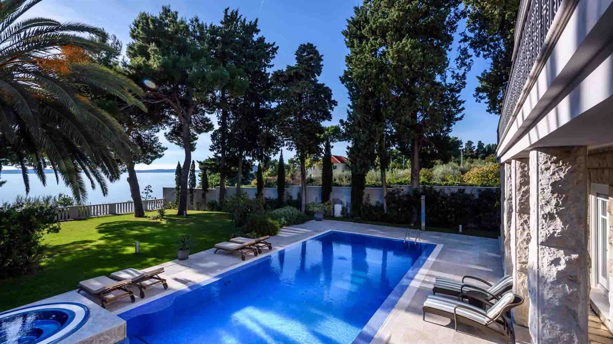Luxurious villa with swimming pool in Split