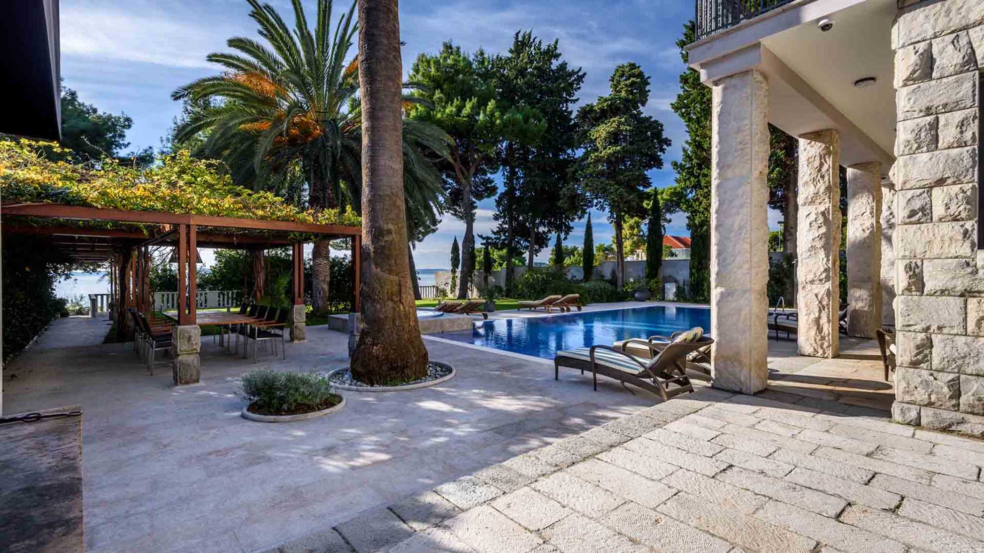 Luxurious villa with swimming pool in Split