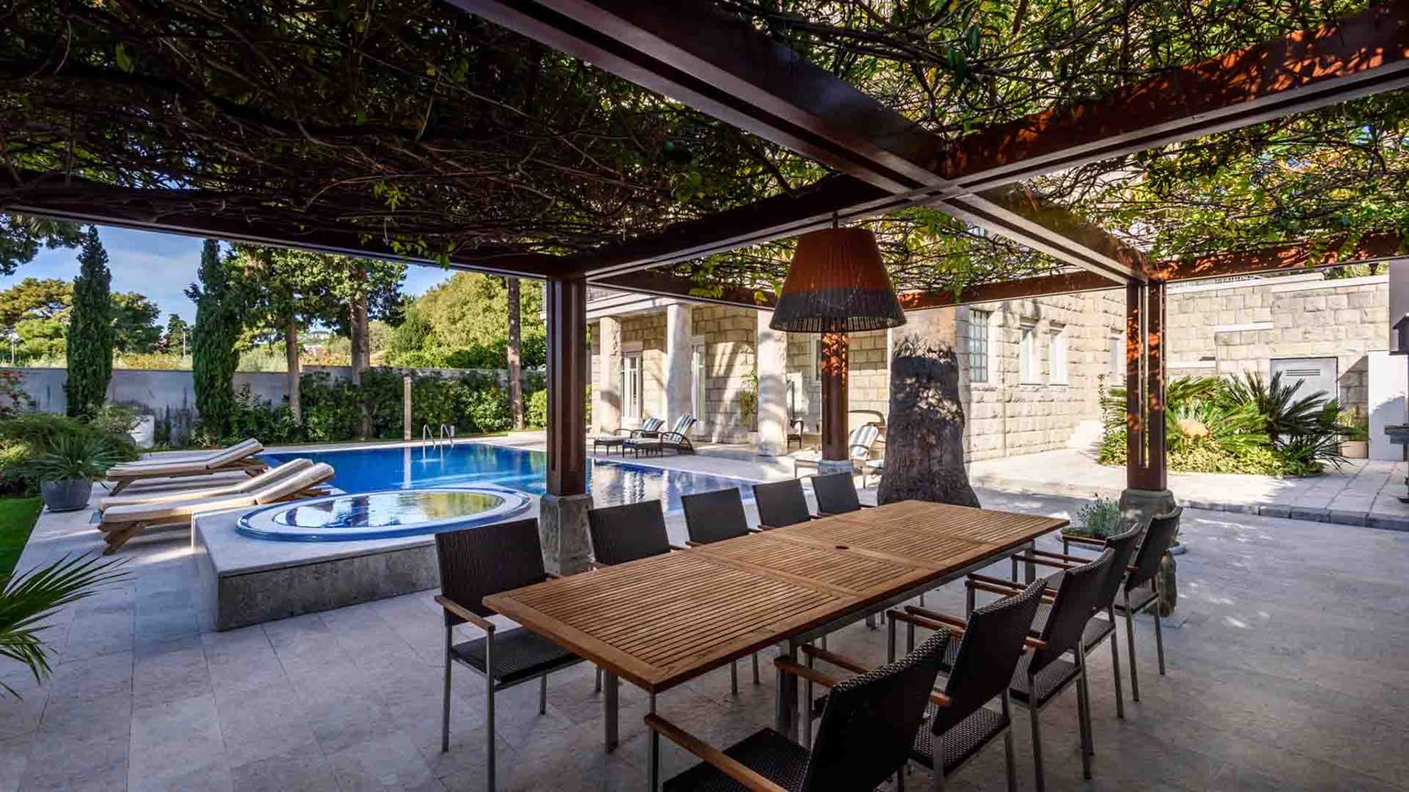 Luxurious villa with swimming pool in Split