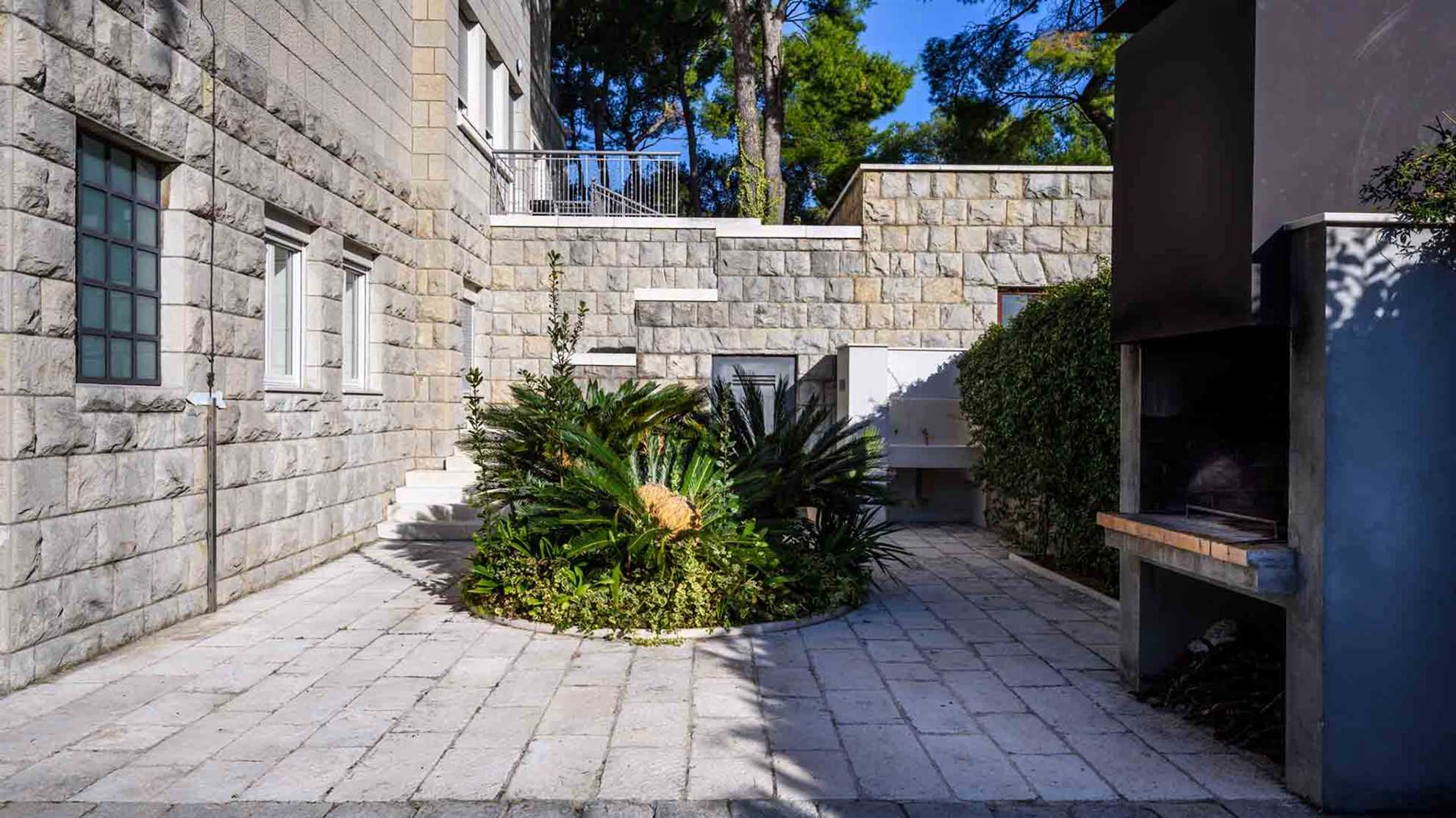 Luxurious villa with swimming pool in Split