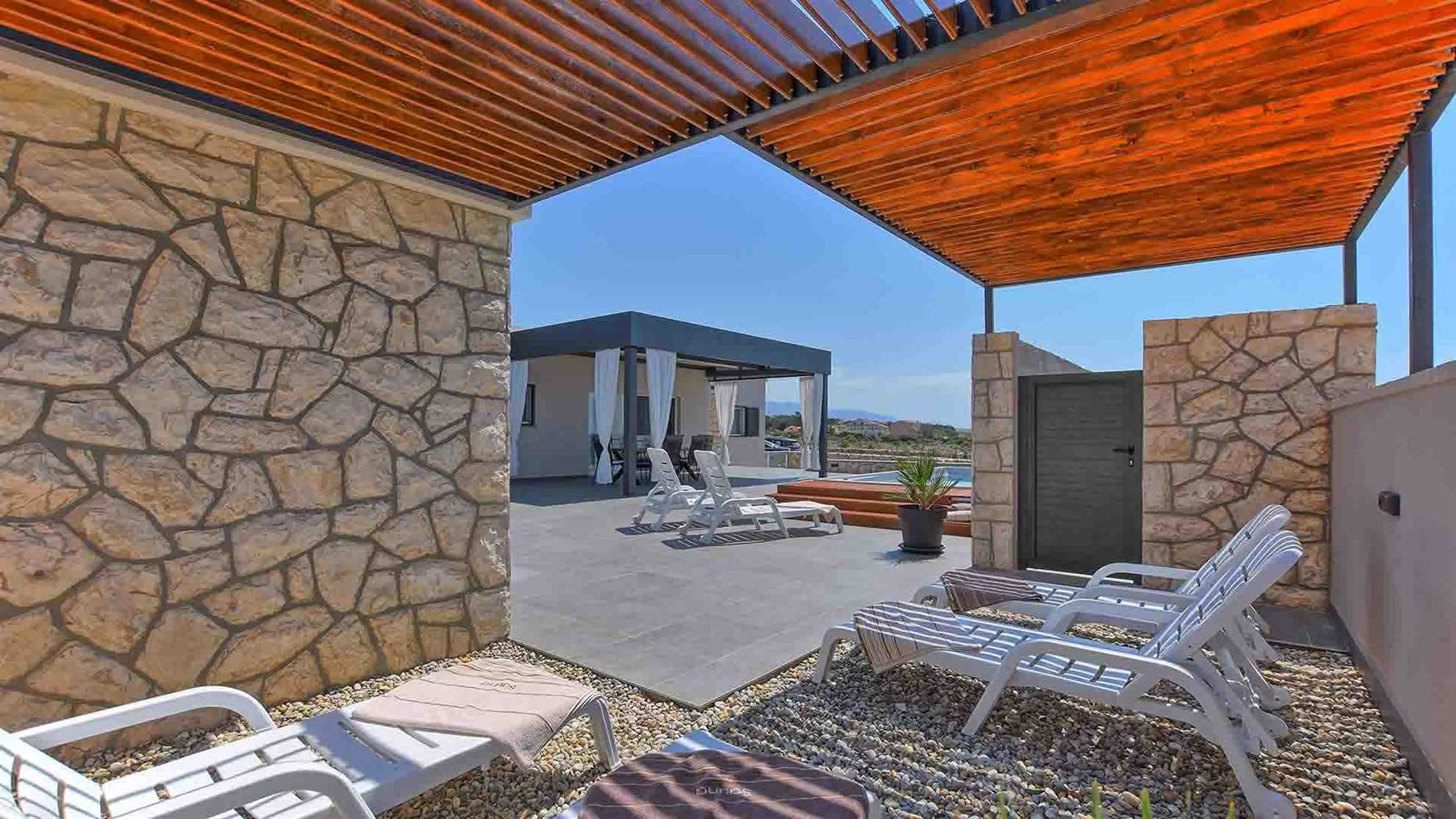 Luxurious and modern villa on the island of Pag