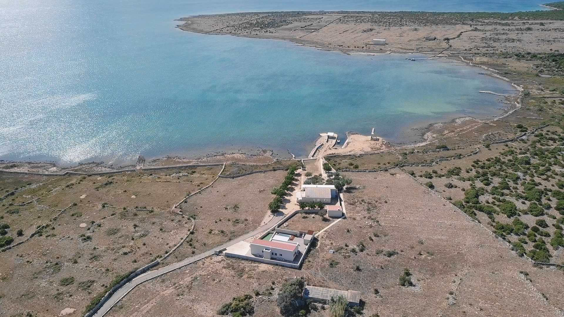 Luxurious and modern villa on the island of Pag