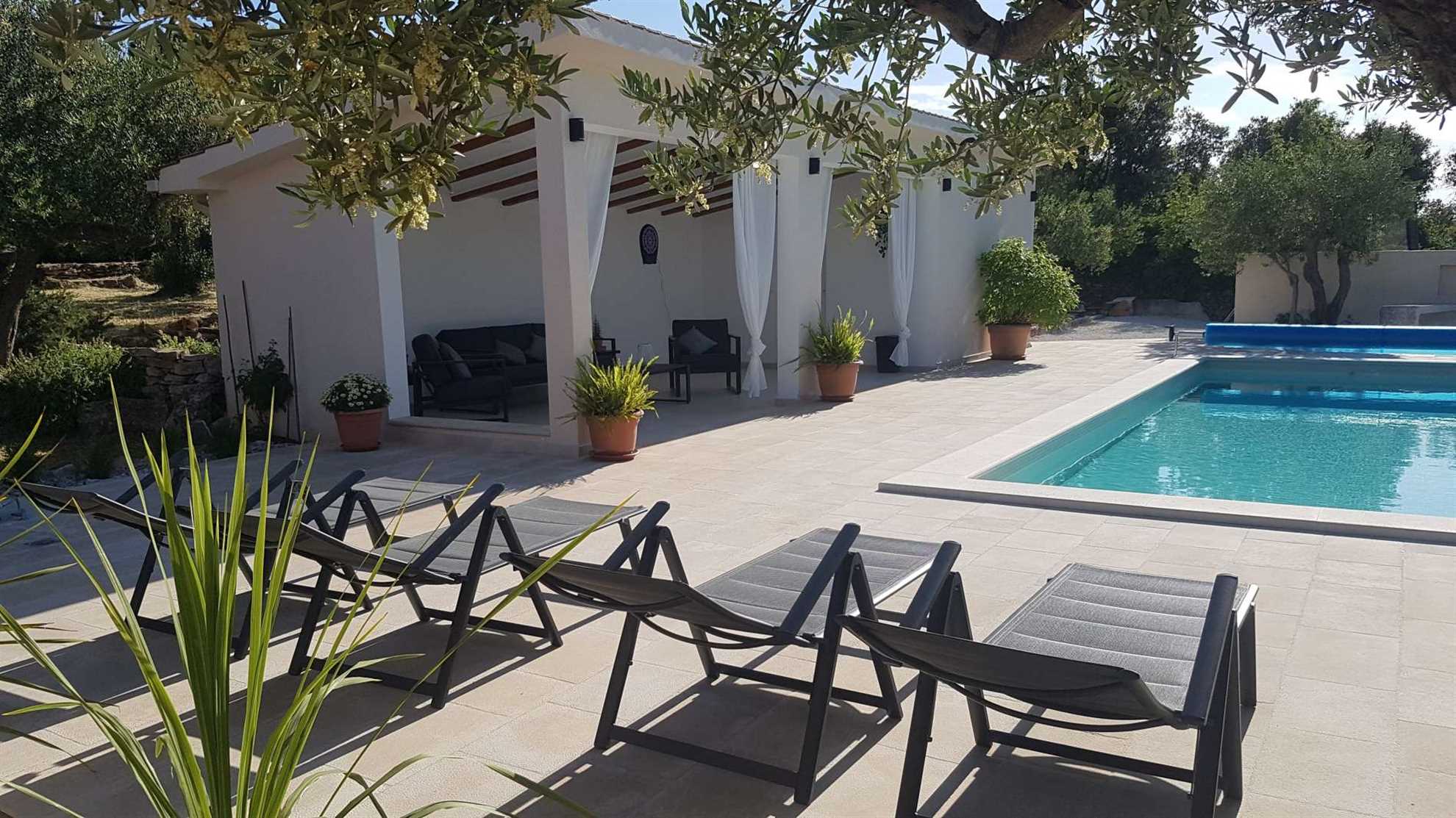 Dalmatian stone house with swimming pool