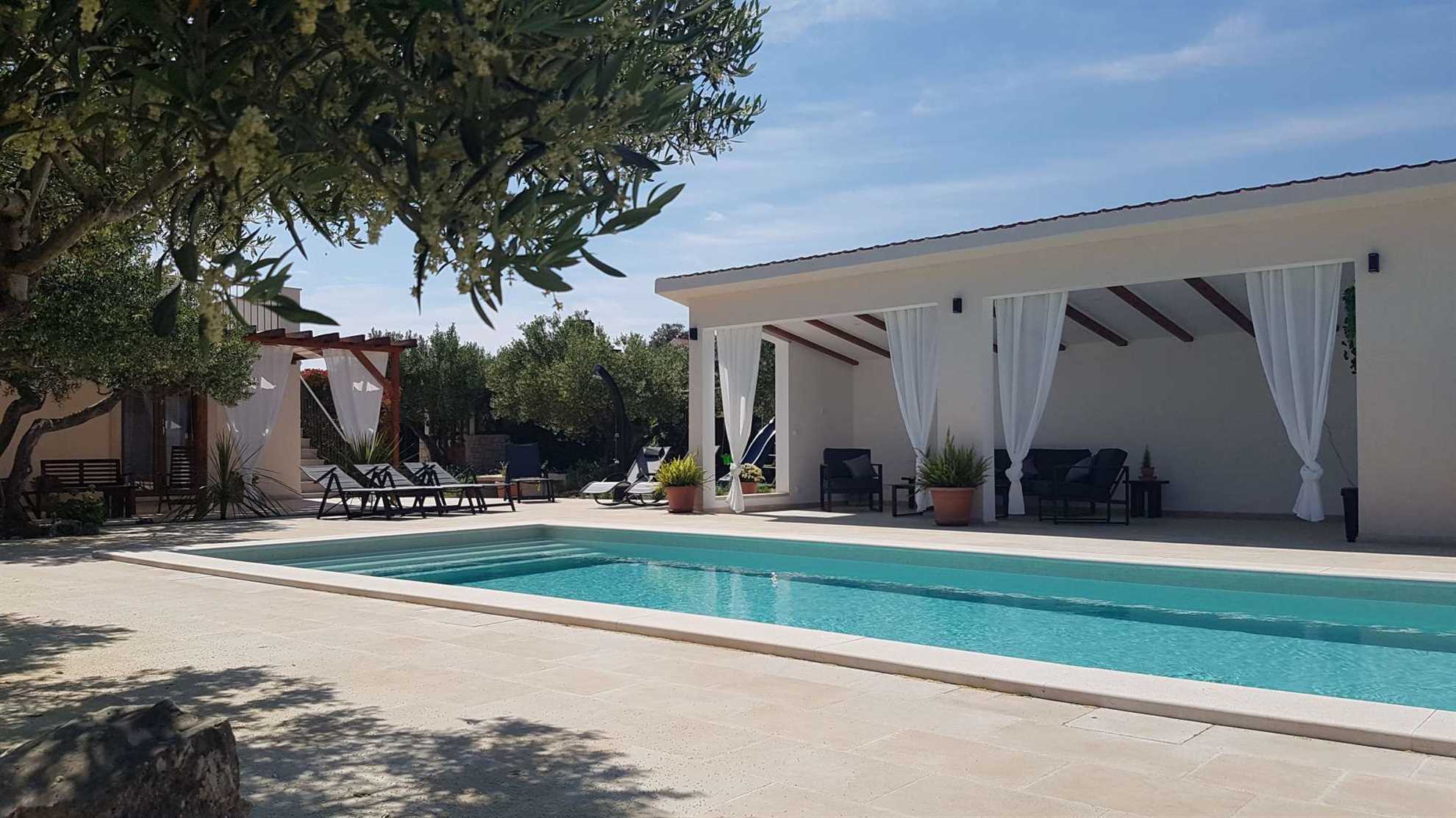 Dalmatian stone house with swimming pool