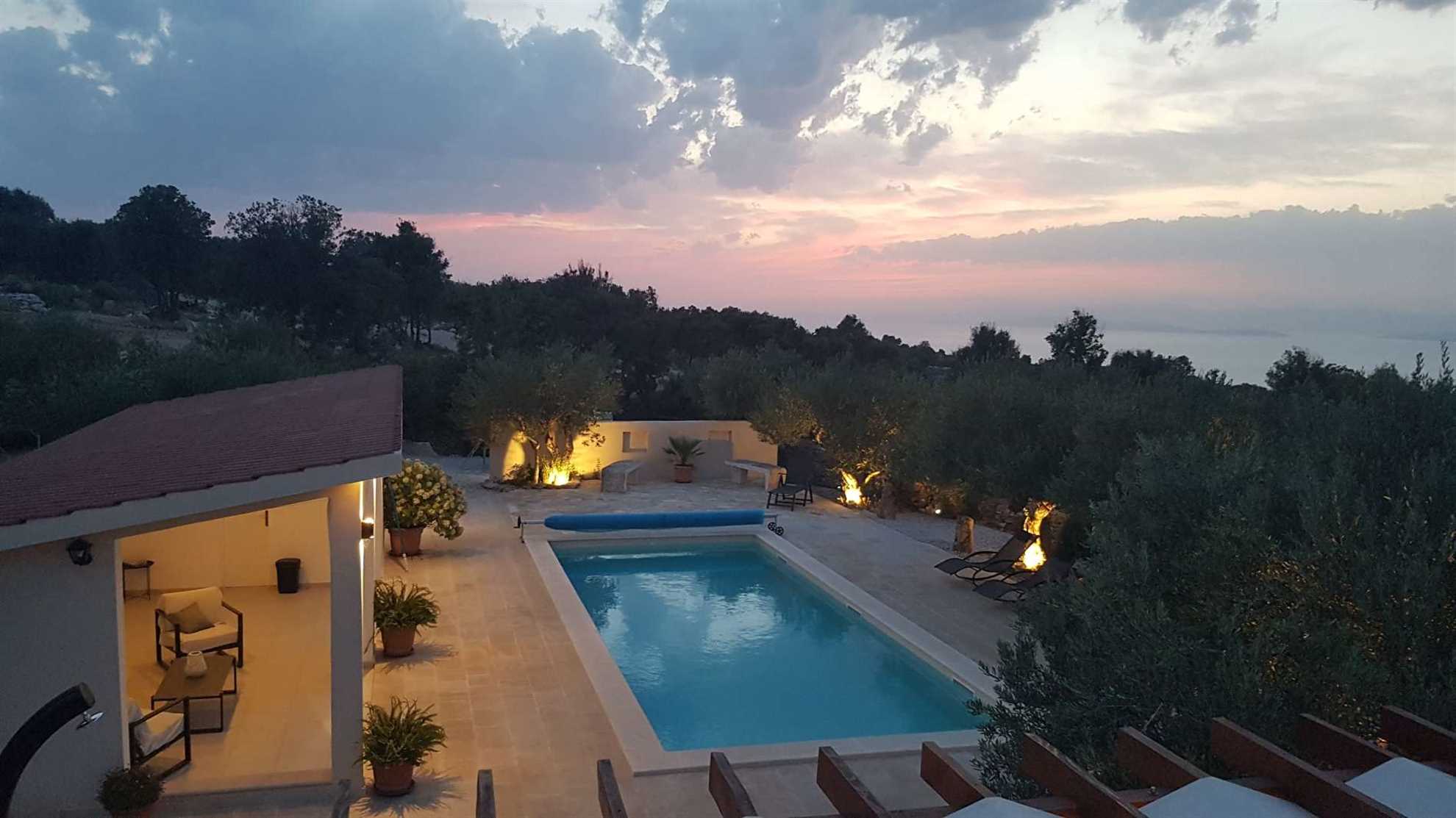 Dalmatian stone house with swimming pool