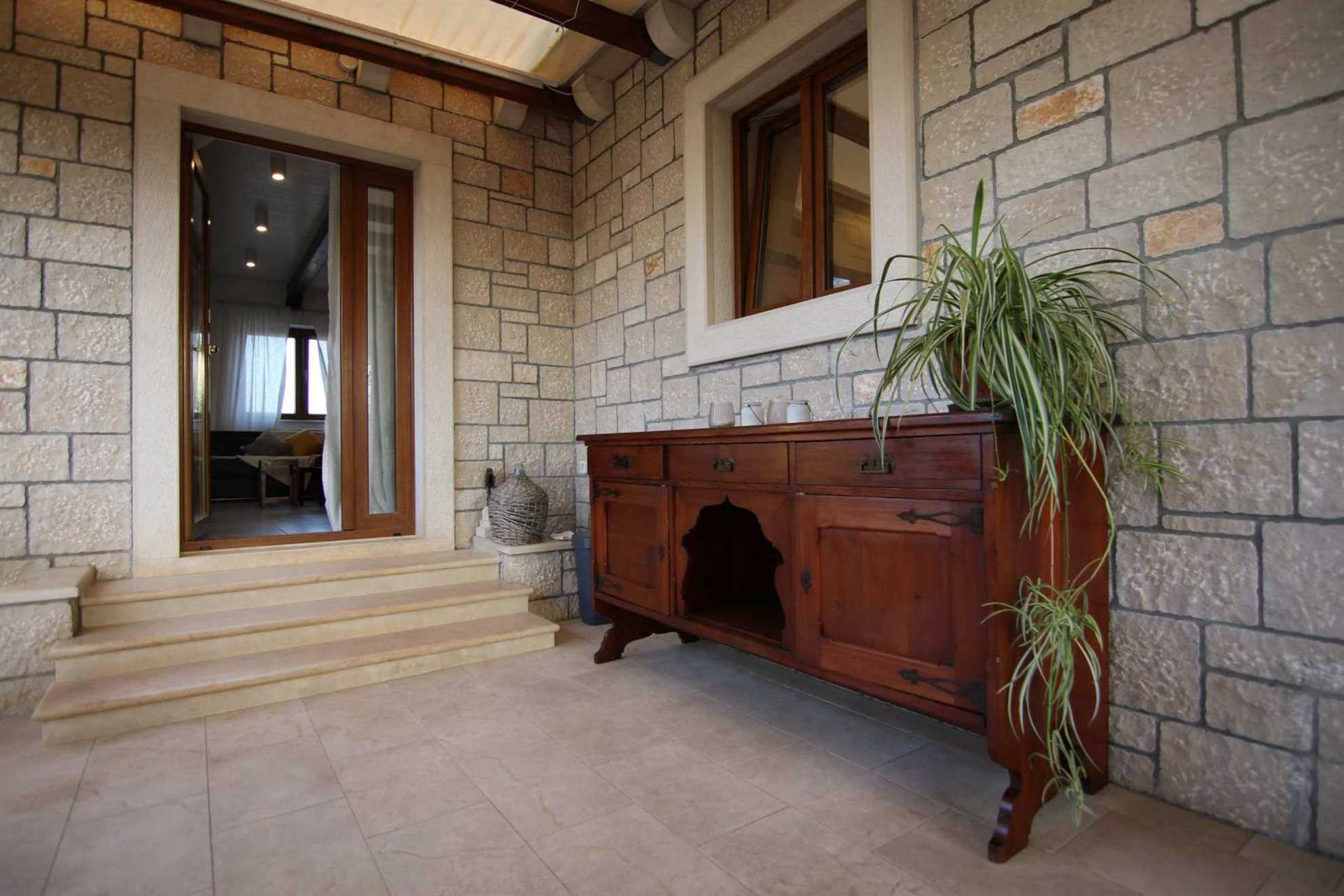Dalmatian stone house with swimming pool
