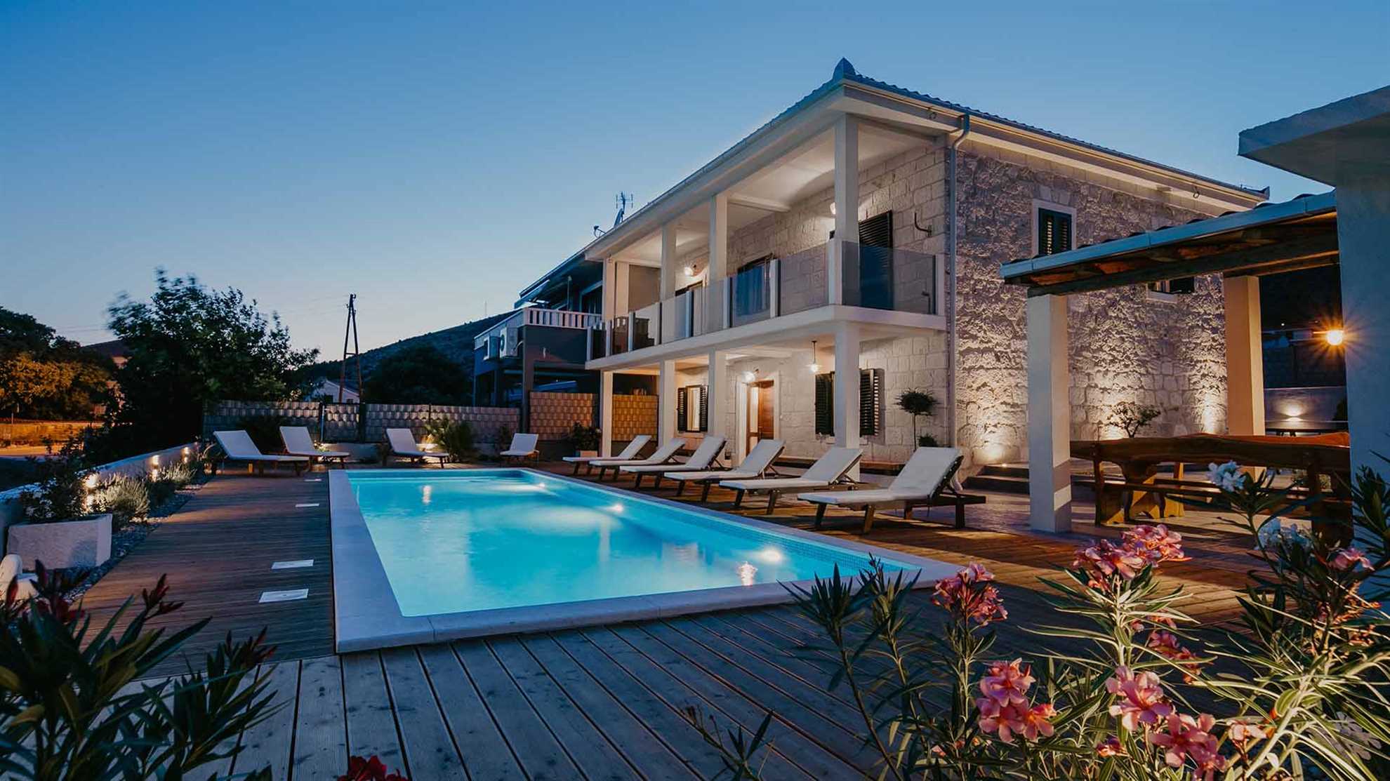 Luxurious villa with outdoor swimming pool