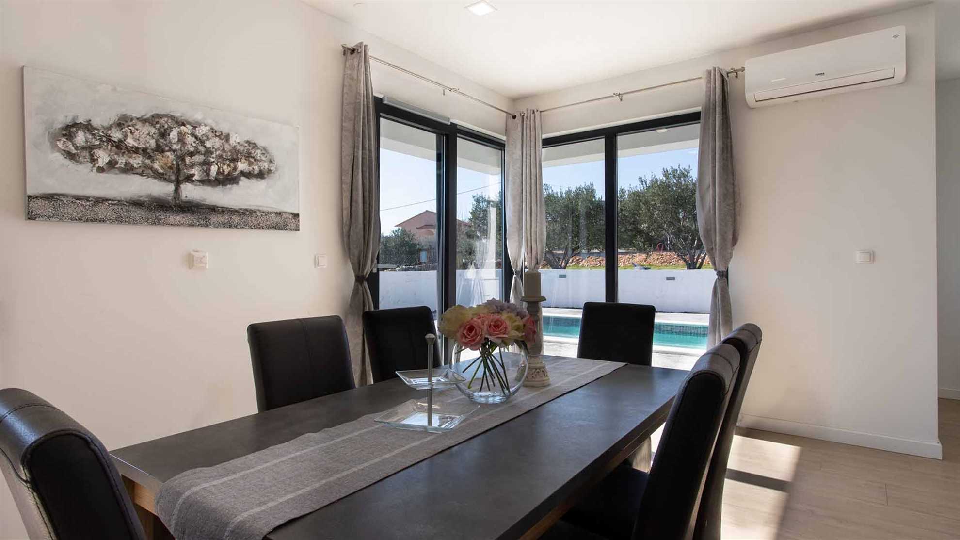 Villa Marion, Kaštel Novi