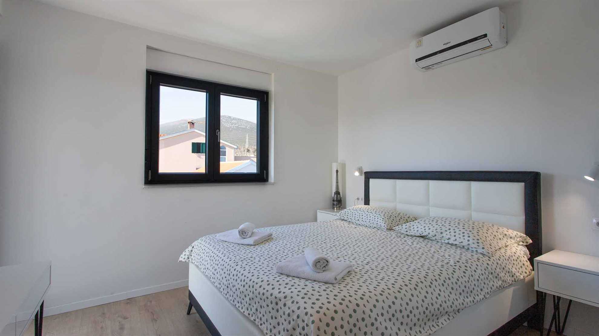 Villa Marion, Kaštel Novi